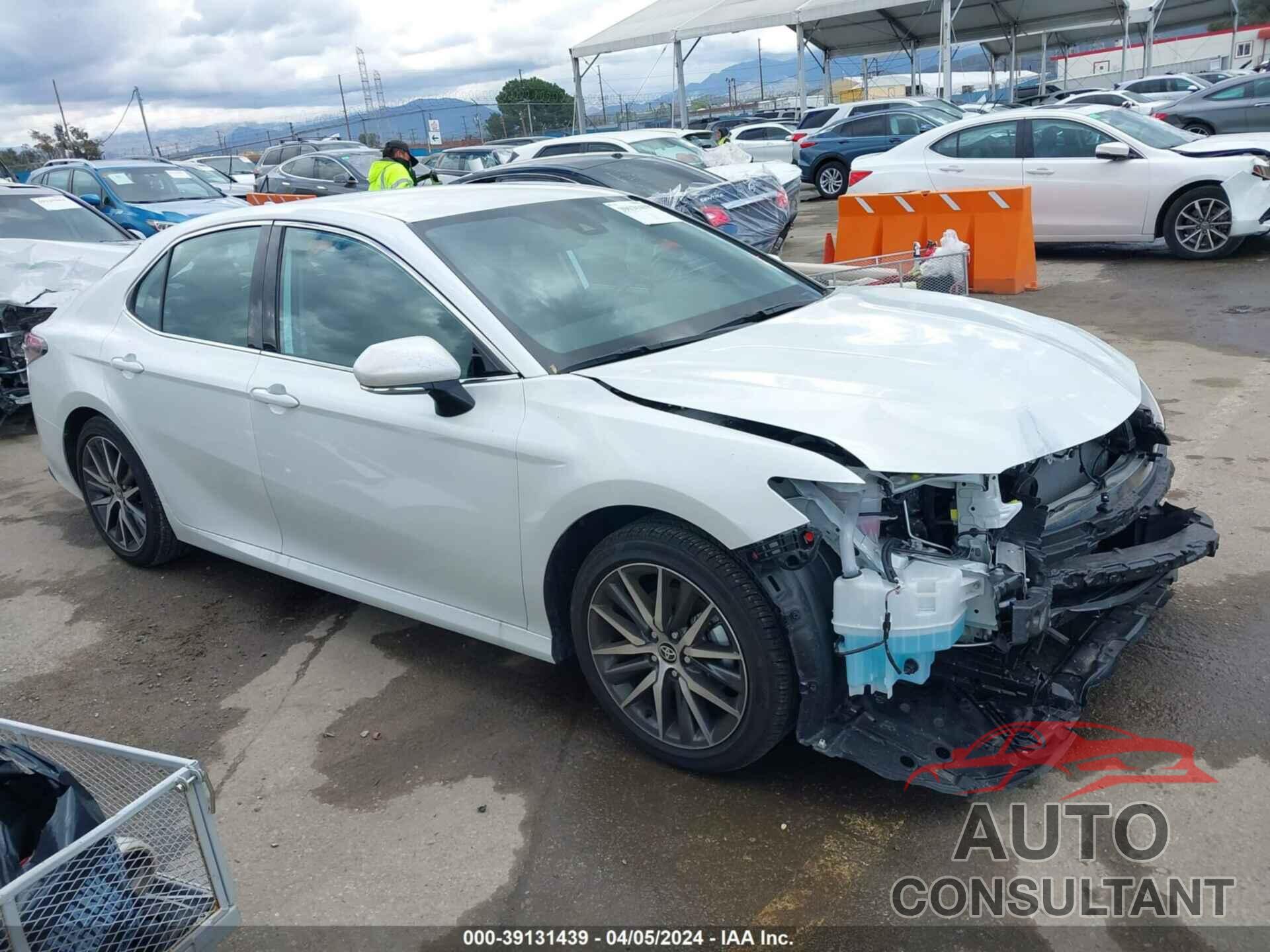 TOYOTA CAMRY 2022 - 4T1F11AKXNU050171