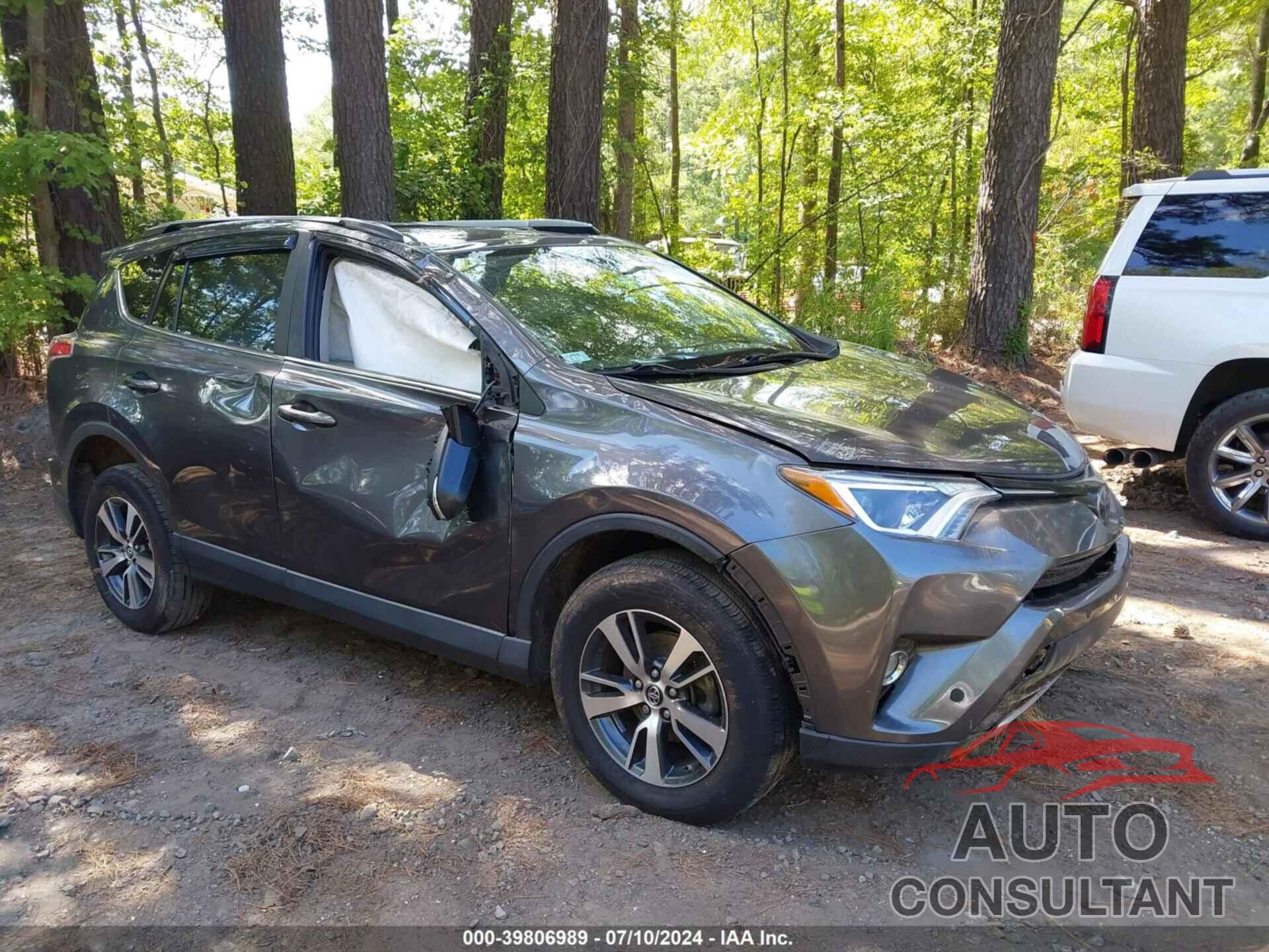 TOYOTA RAV4 2018 - JTMRFREV9JJ717250