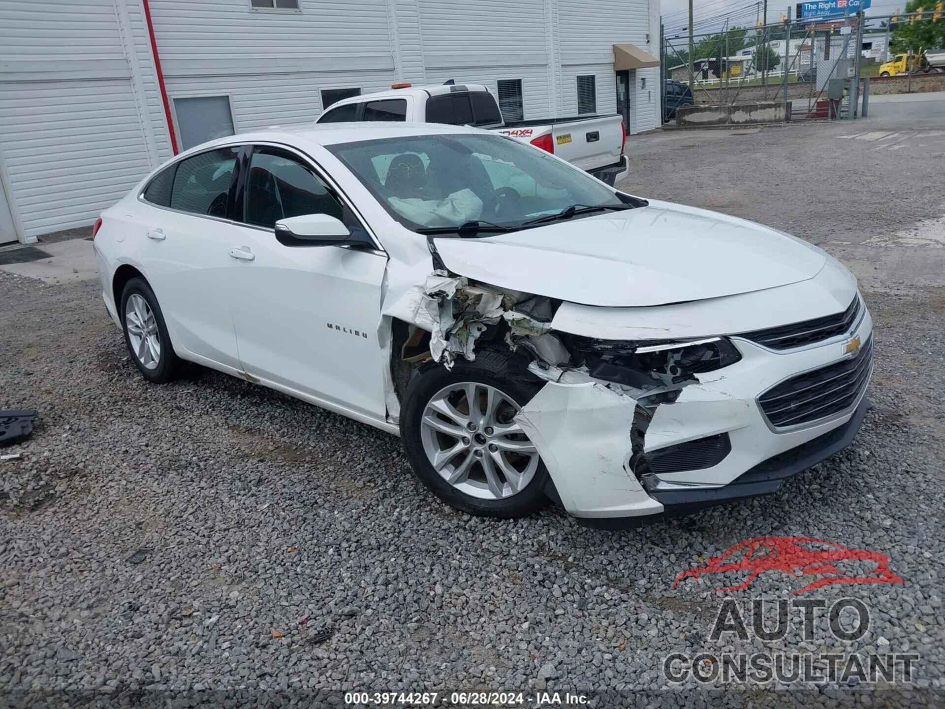 CHEVROLET MALIBU 2018 - 1G1ZD5ST0JF244187