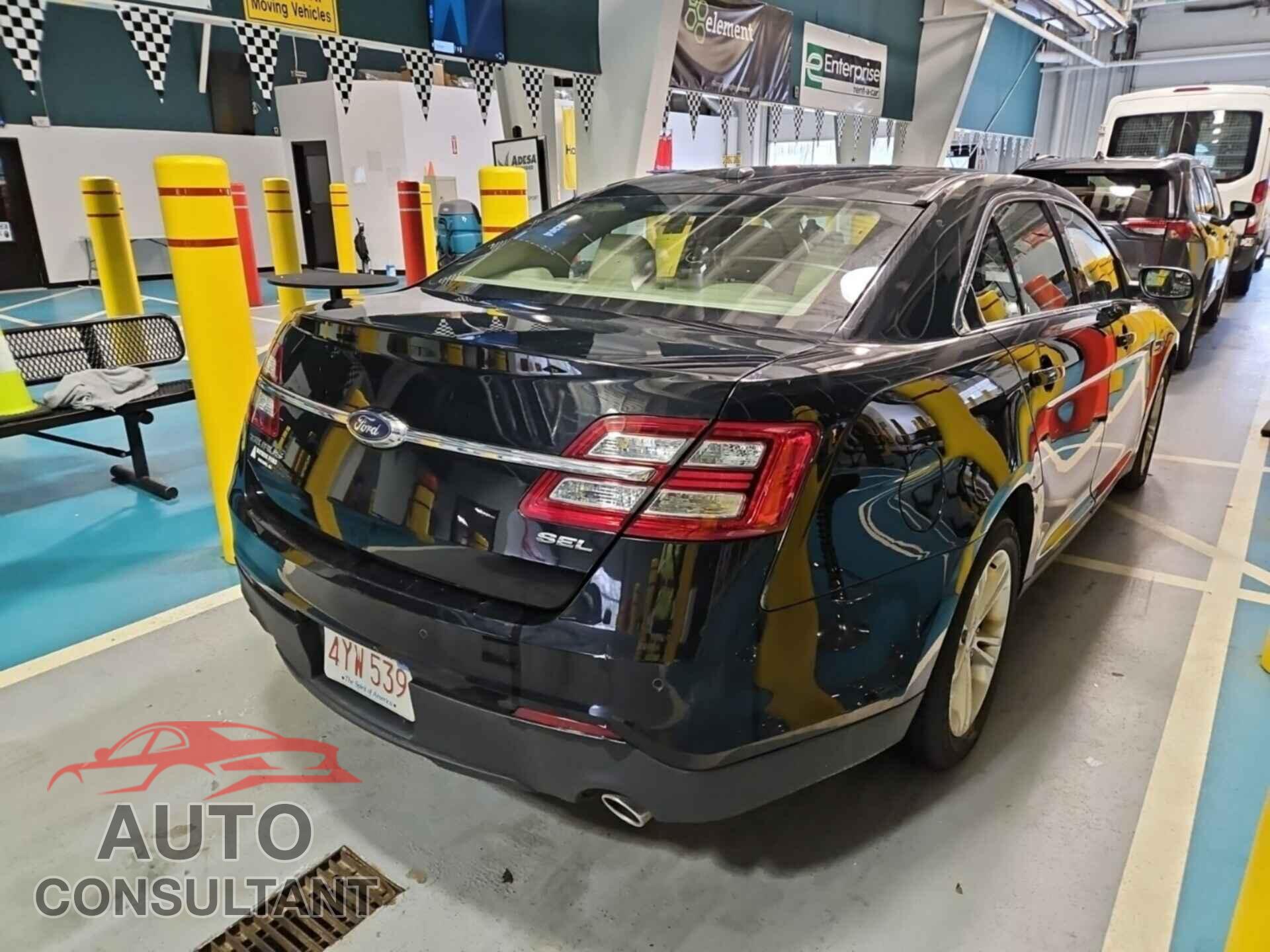 FORD TAURUS 2017 - 1FAHP2E88HG115558