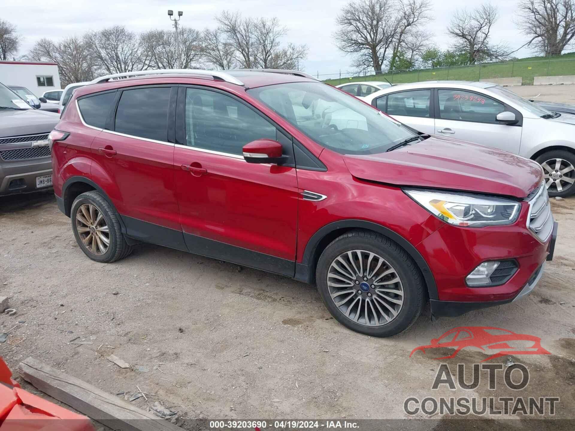 FORD ESCAPE 2018 - 1FMCU9J9XJUC48300