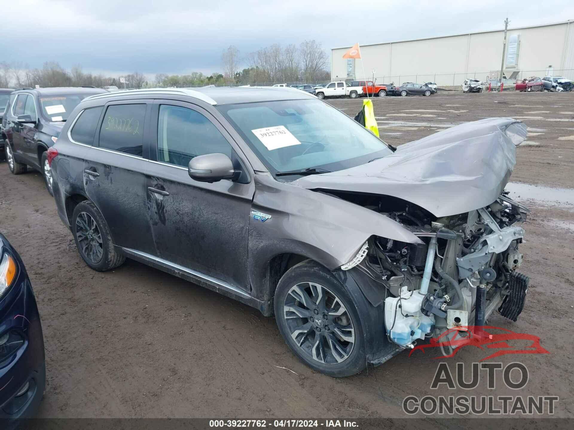 MITSUBISHI OUTLANDER PHEV 2018 - JA4J24A5XJZ030257