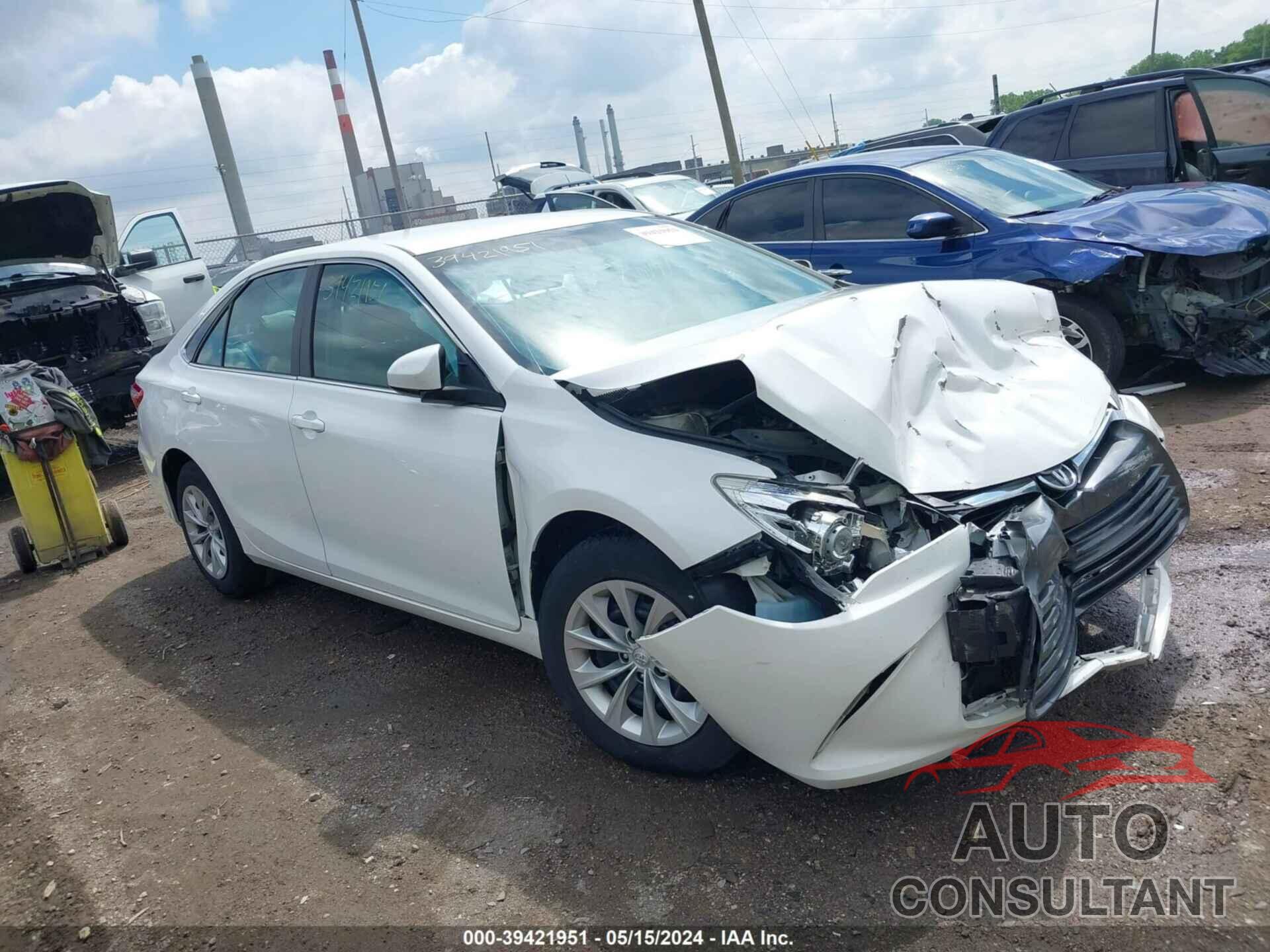 TOYOTA CAMRY 2016 - 4T4BF1FKXGR517557