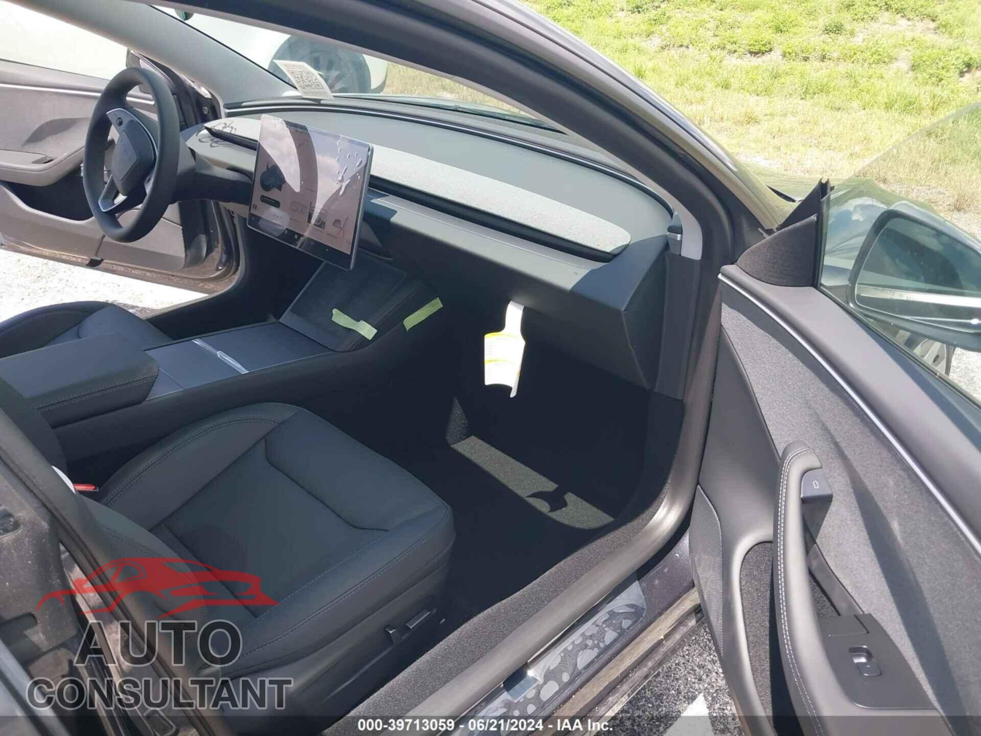 TESLA MODEL 3 2024 - 5YJ3E1EAXRF752485