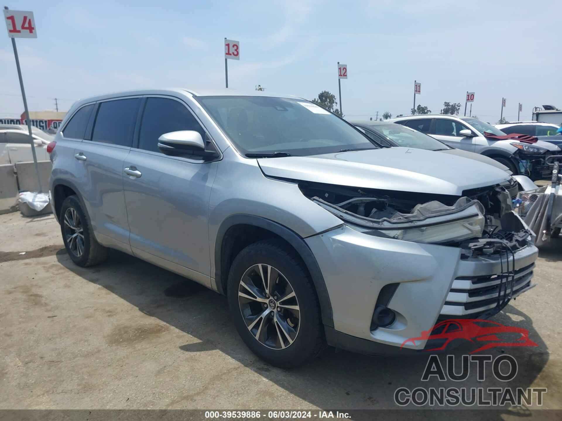 TOYOTA HIGHLANDER 2018 - 5TDZZRFHXJS242484