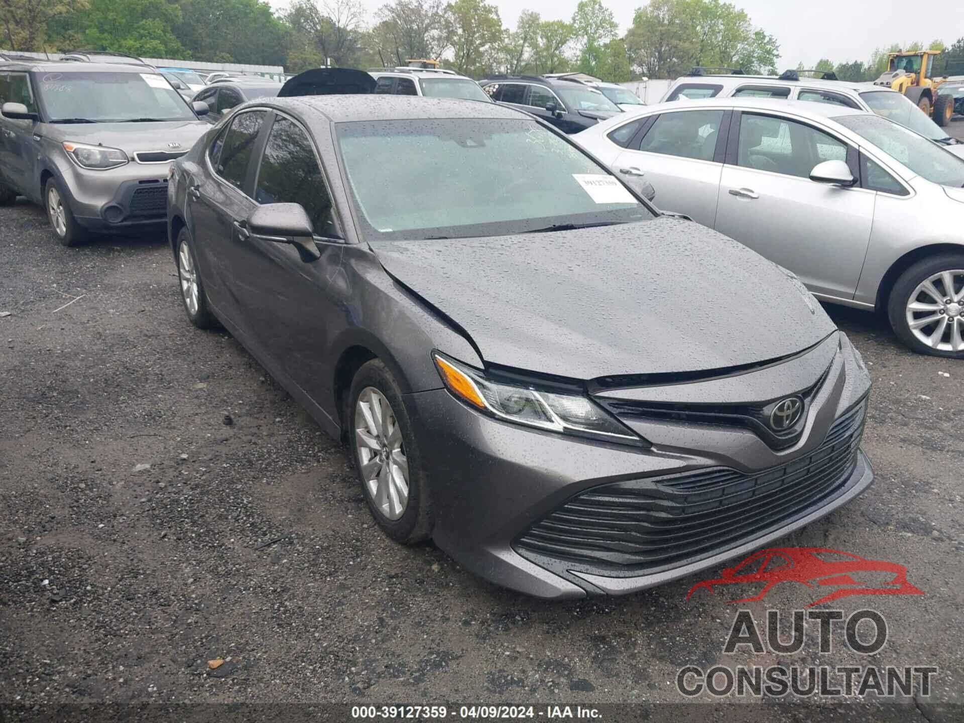 TOYOTA CAMRY 2018 - 4T1B11HK4JU013678