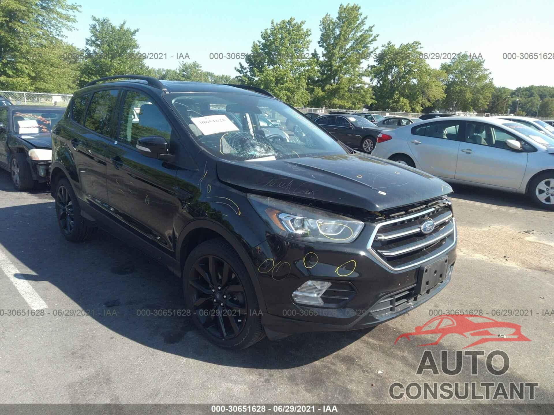 FORD ESCAPE 2017 - 1FMCU9J9XHUA17908