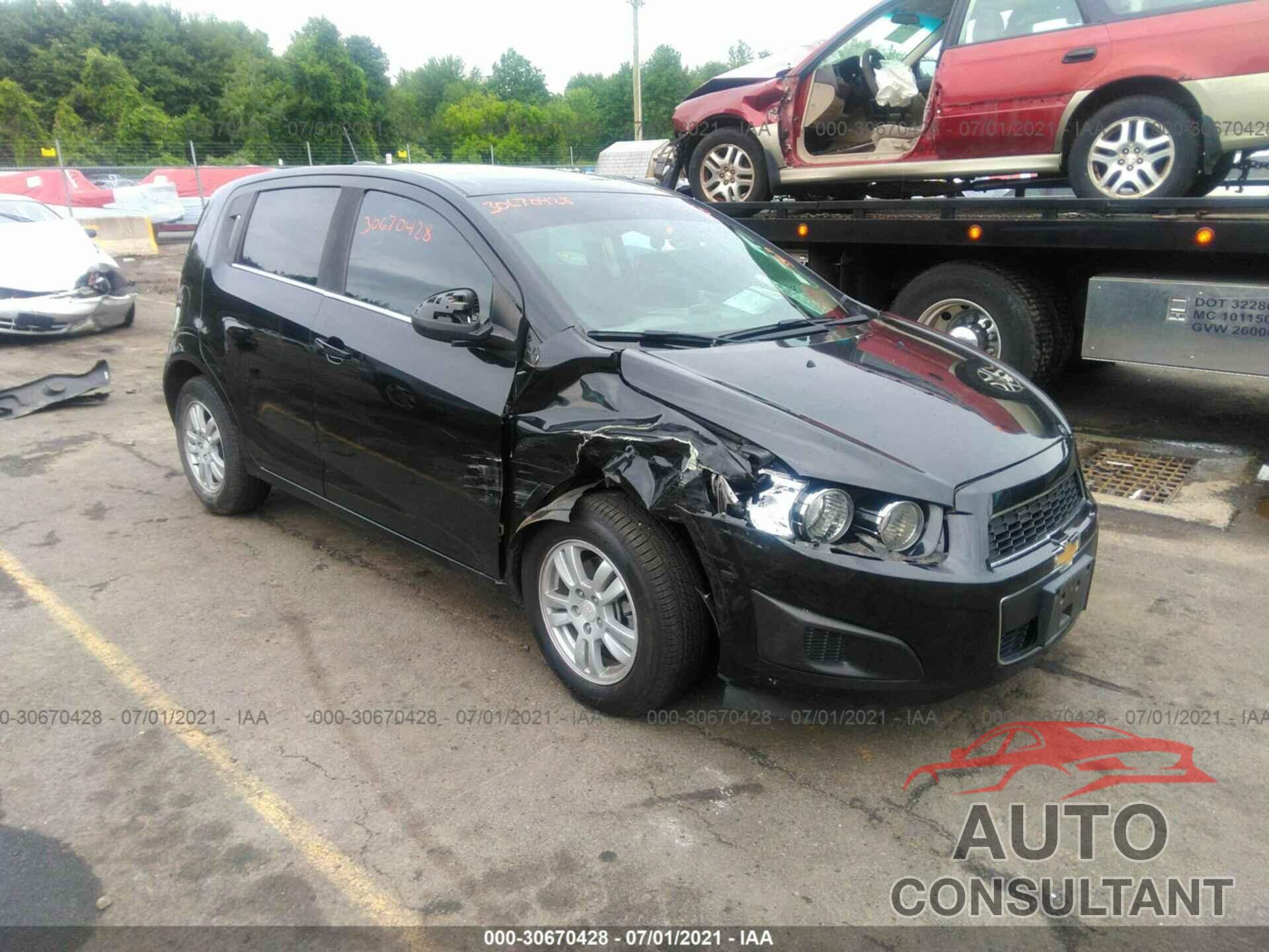 CHEVROLET SONIC 2016 - 1G1JC6SG8G4172832