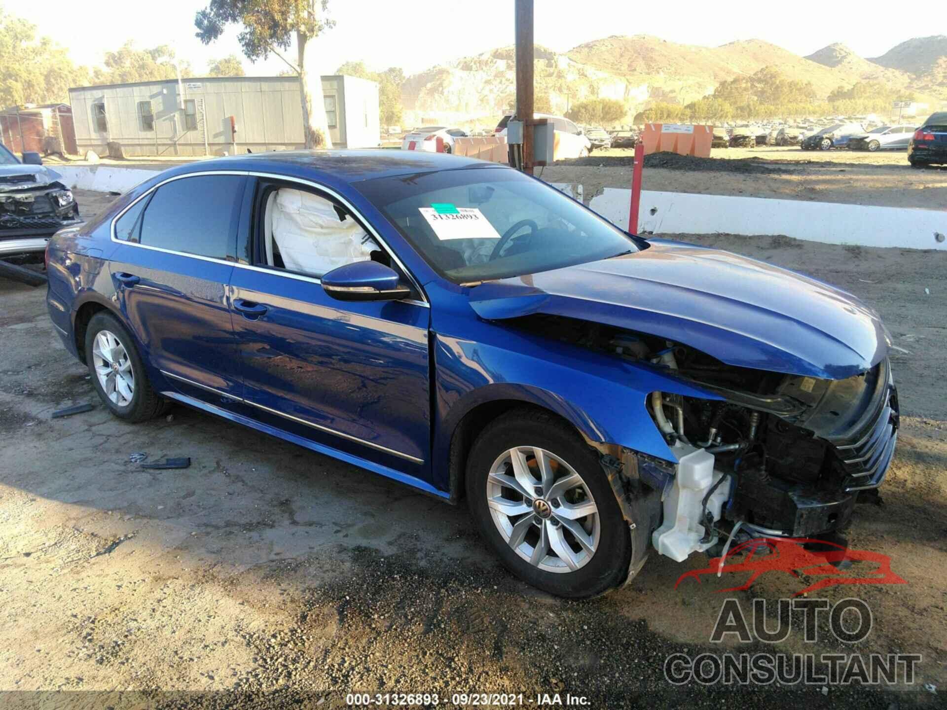 VOLKSWAGEN PASSAT 2017 - 1VWAT7A34HC015606