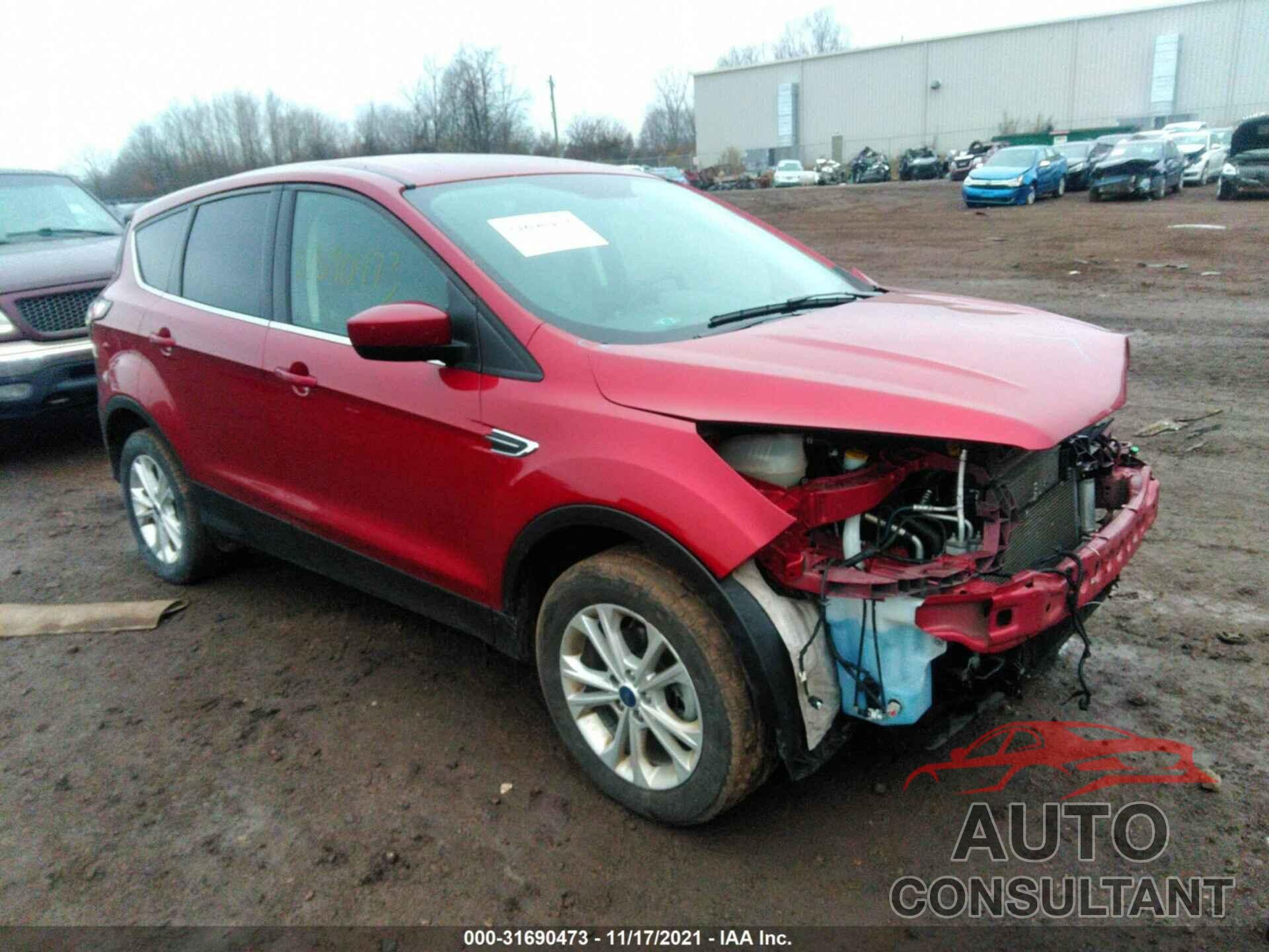 FORD ESCAPE 2017 - 1FMCU0GD9HUF05982