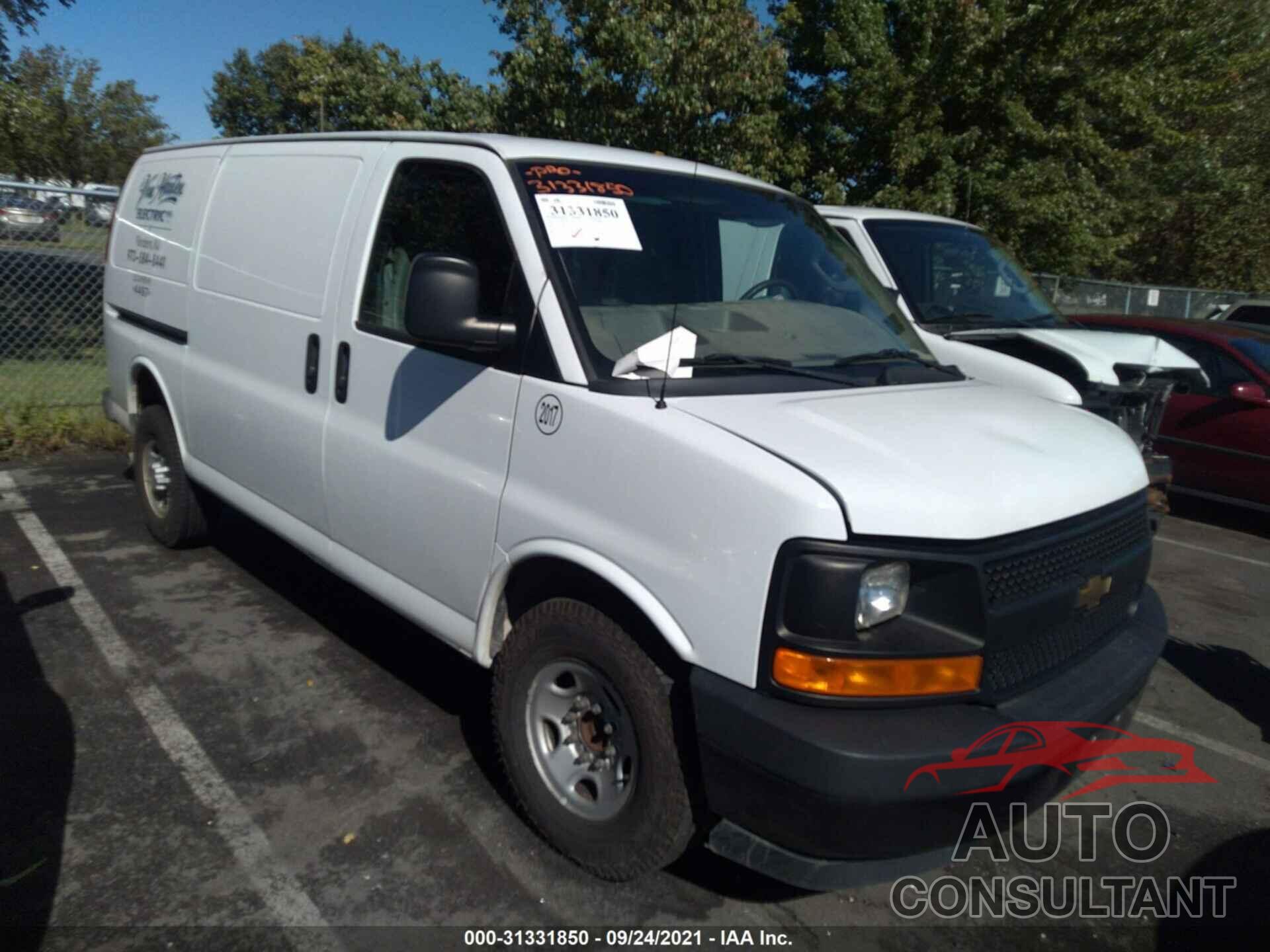 CHEVROLET EXPRESS CARGO VAN 2017 - 1GCWGAFF6H1109575