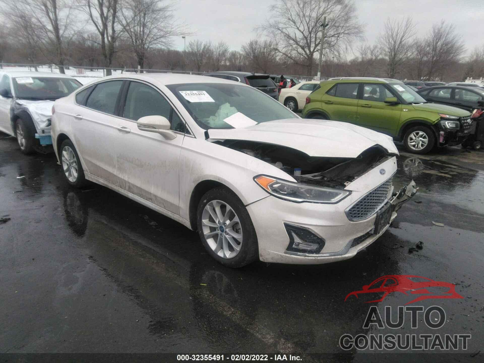 FORD FUSION ENERGI 2019 - 3FA6P0SUXKR192087