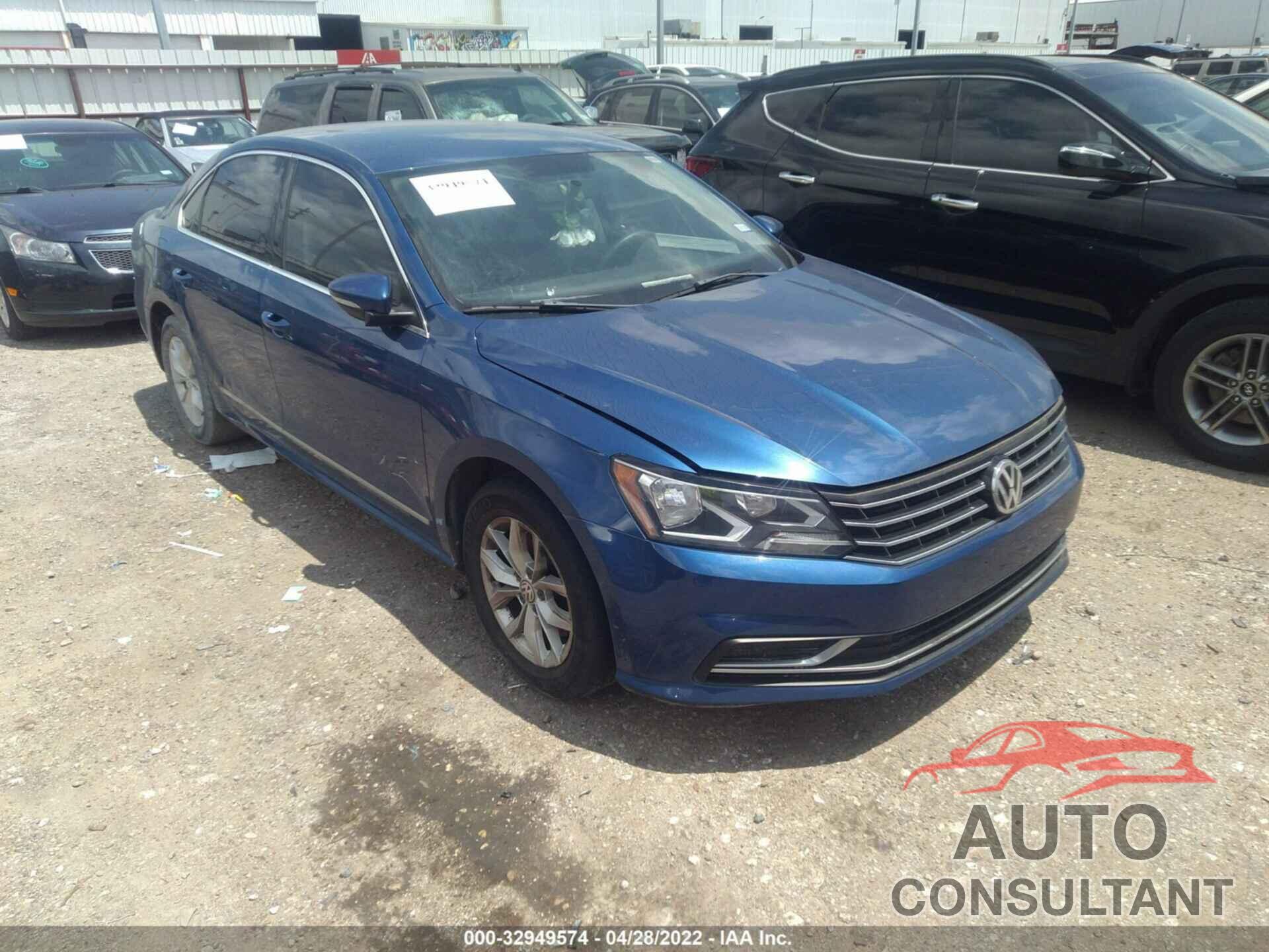 VOLKSWAGEN PASSAT 2017 - 1VWAT7A34HC049772