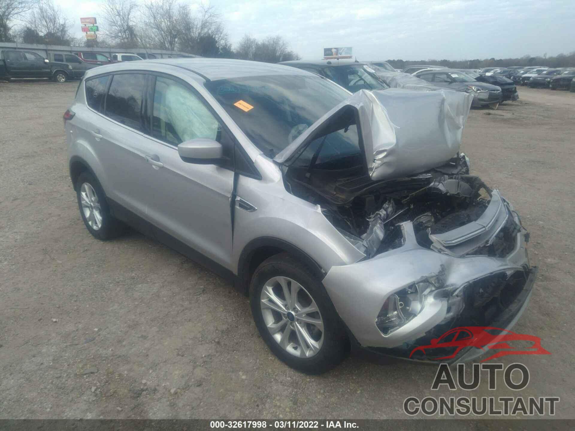 FORD ESCAPE 2019 - 1FMCU0GD1KUA11672