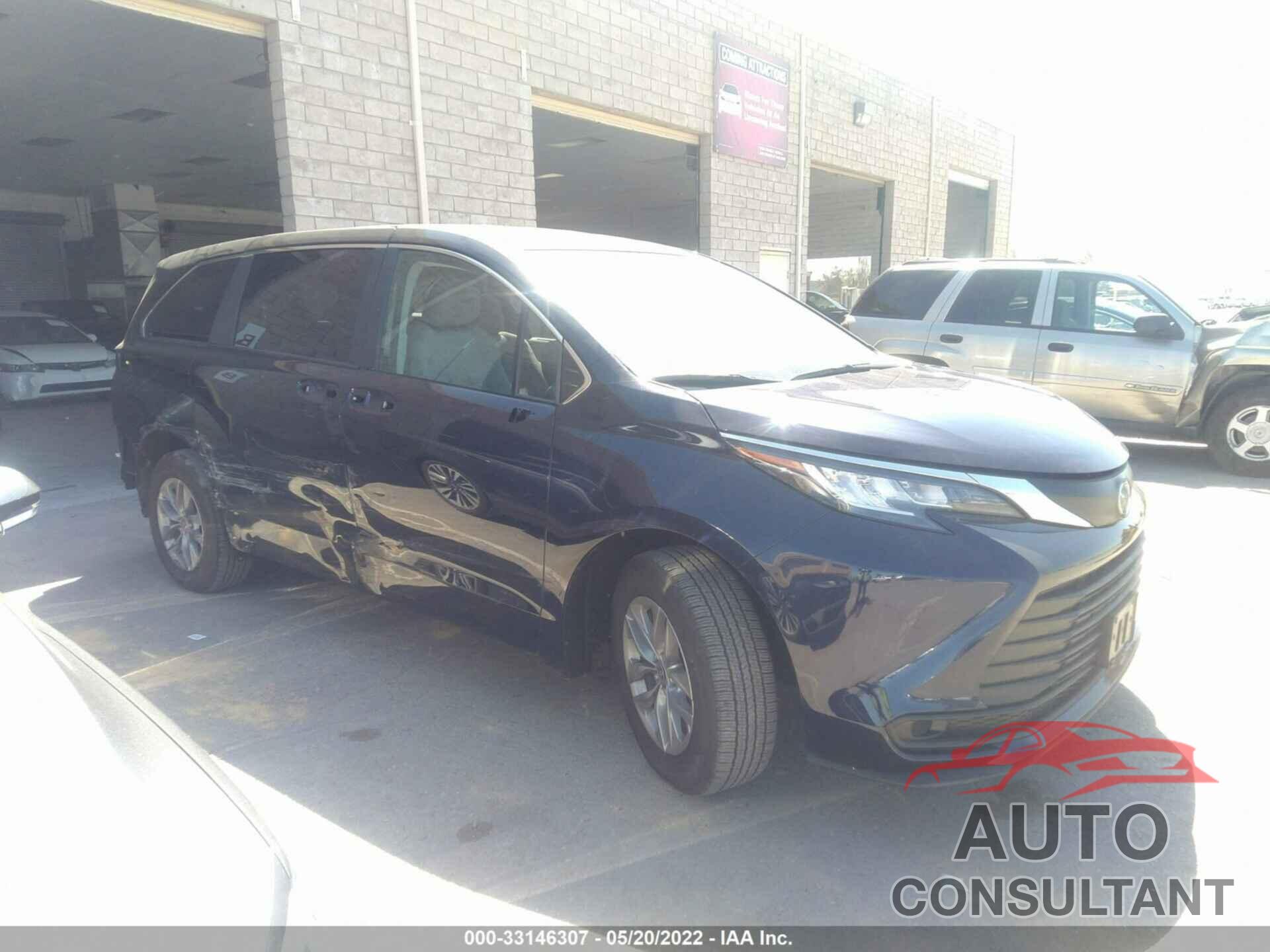 TOYOTA SIENNA 2022 - 5TDKRKEC2NS095758