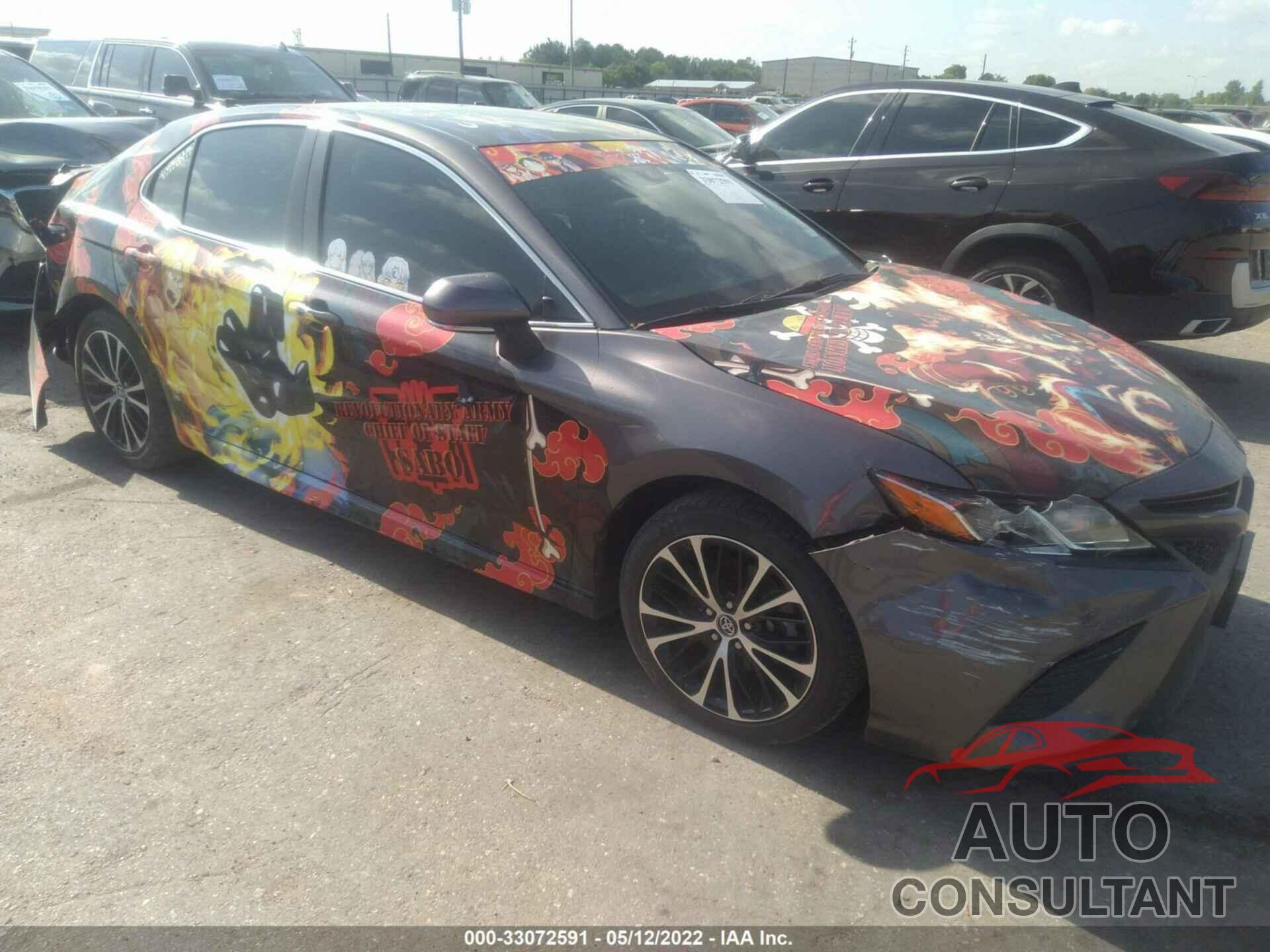 TOYOTA CAMRY 2018 - 4T1B11HK2JU135360