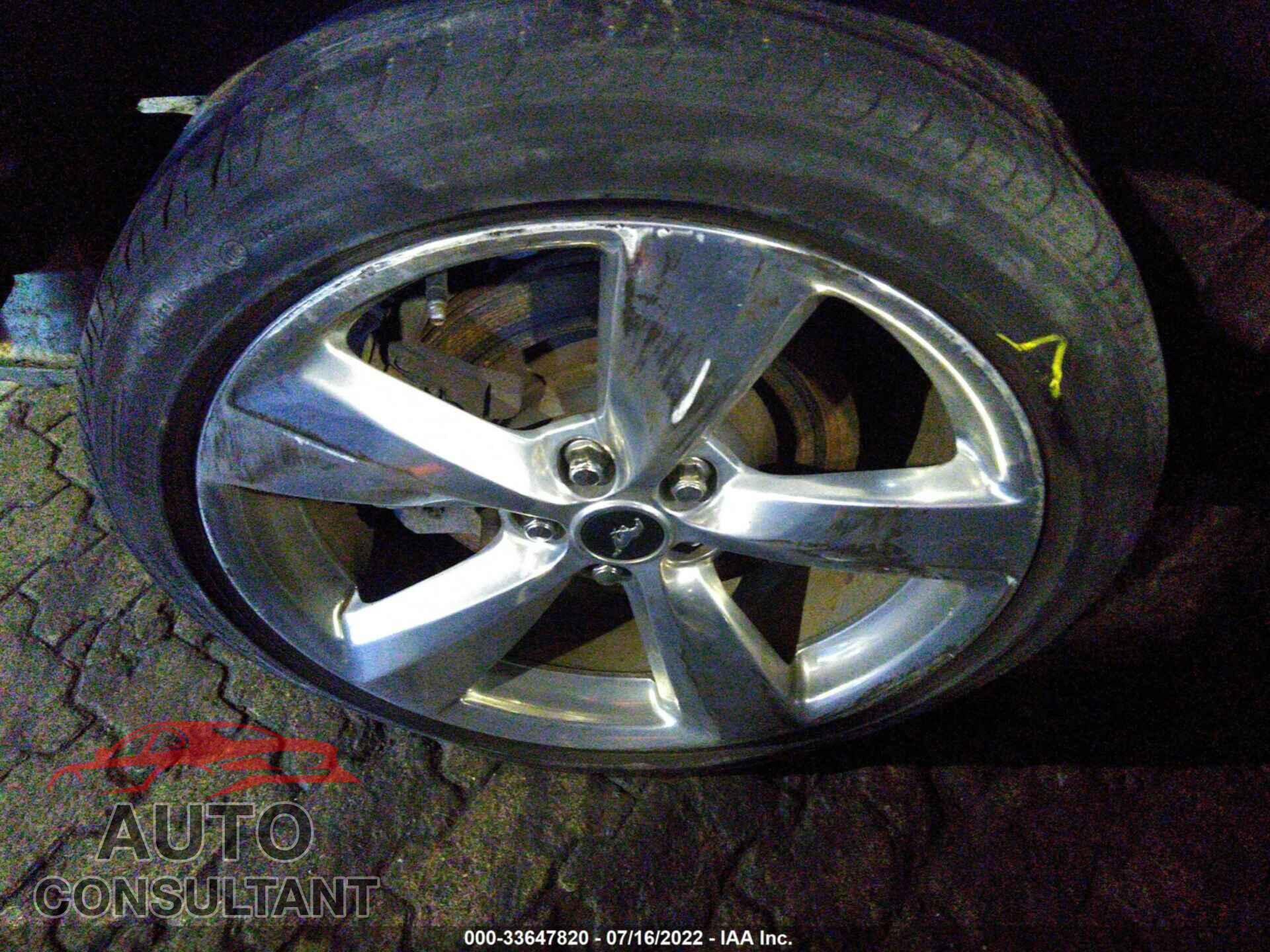 FORD MUSTANG 2018 - 00A6P8CF4J5113321