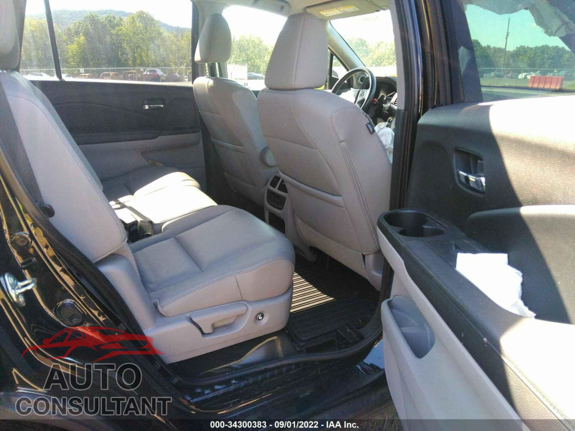 HONDA PILOT 2017 - 5FNYF6H71HB006084