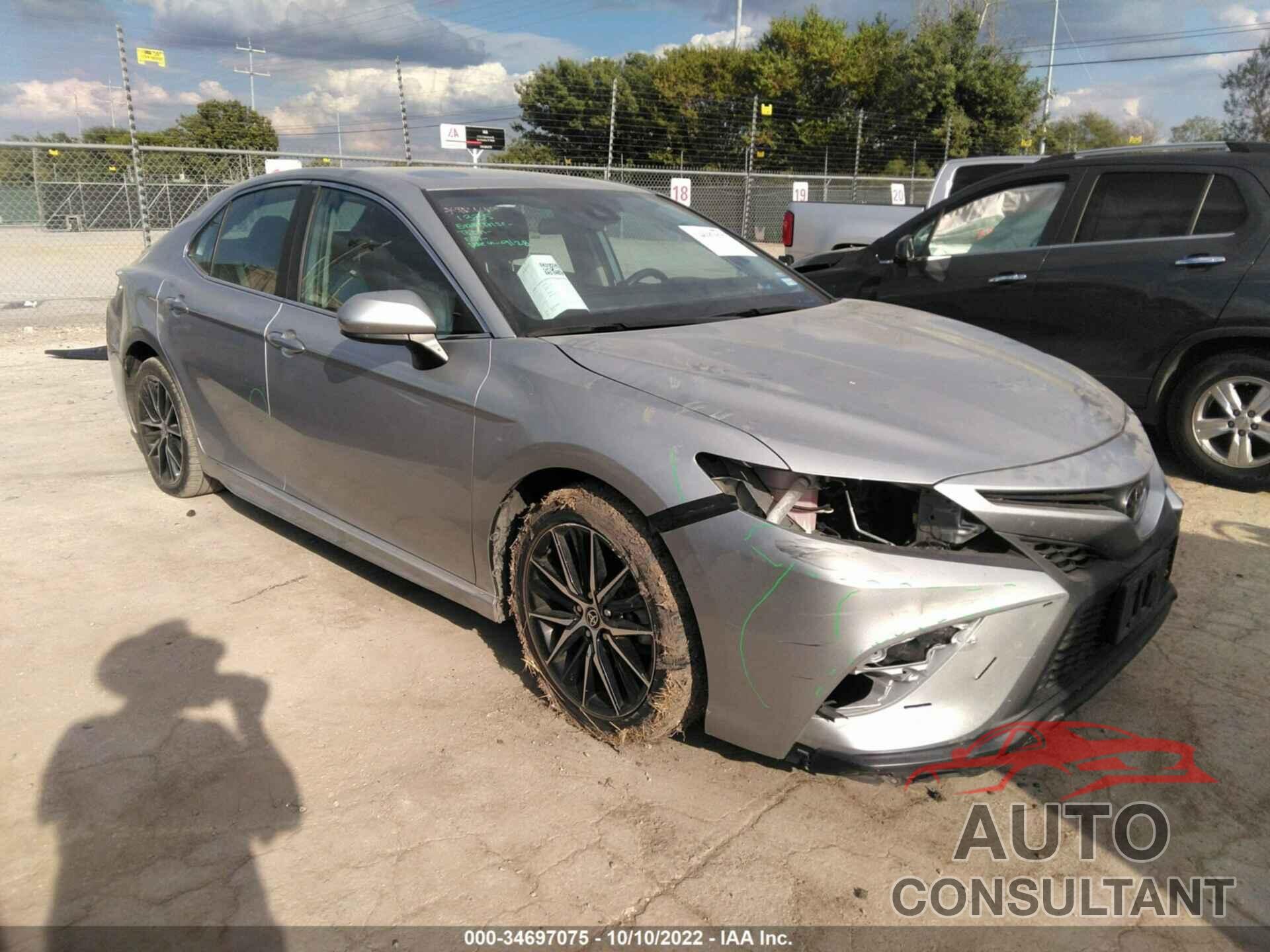 TOYOTA CAMRY 2021 - 4T1G11AK8MU406877