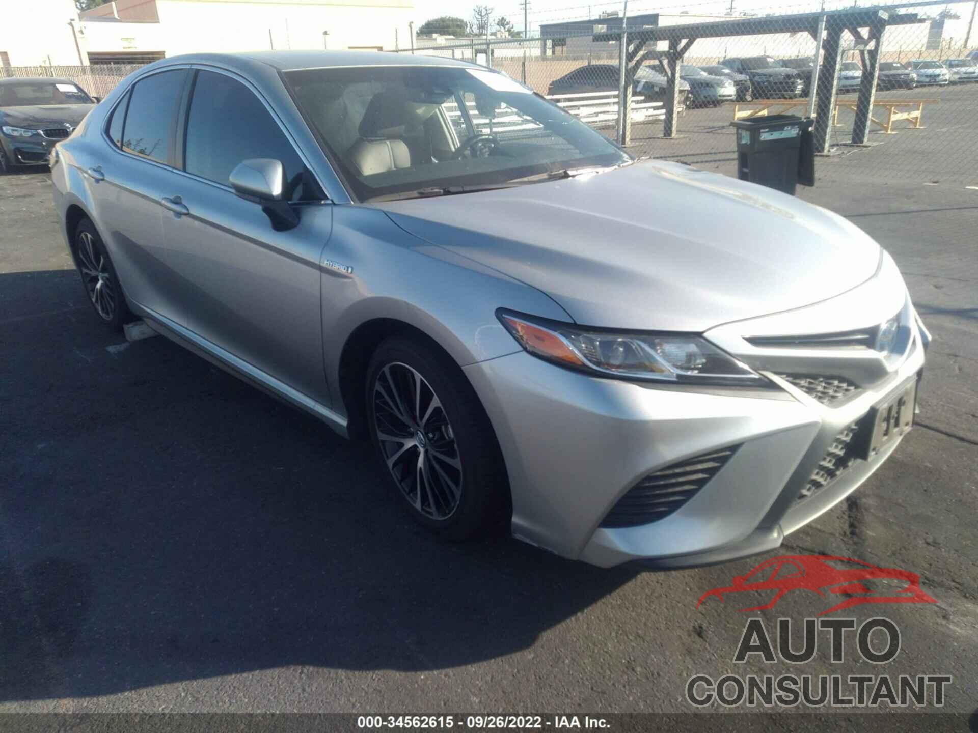 TOYOTA CAMRY 2018 - 4T1B21HK3JU505499