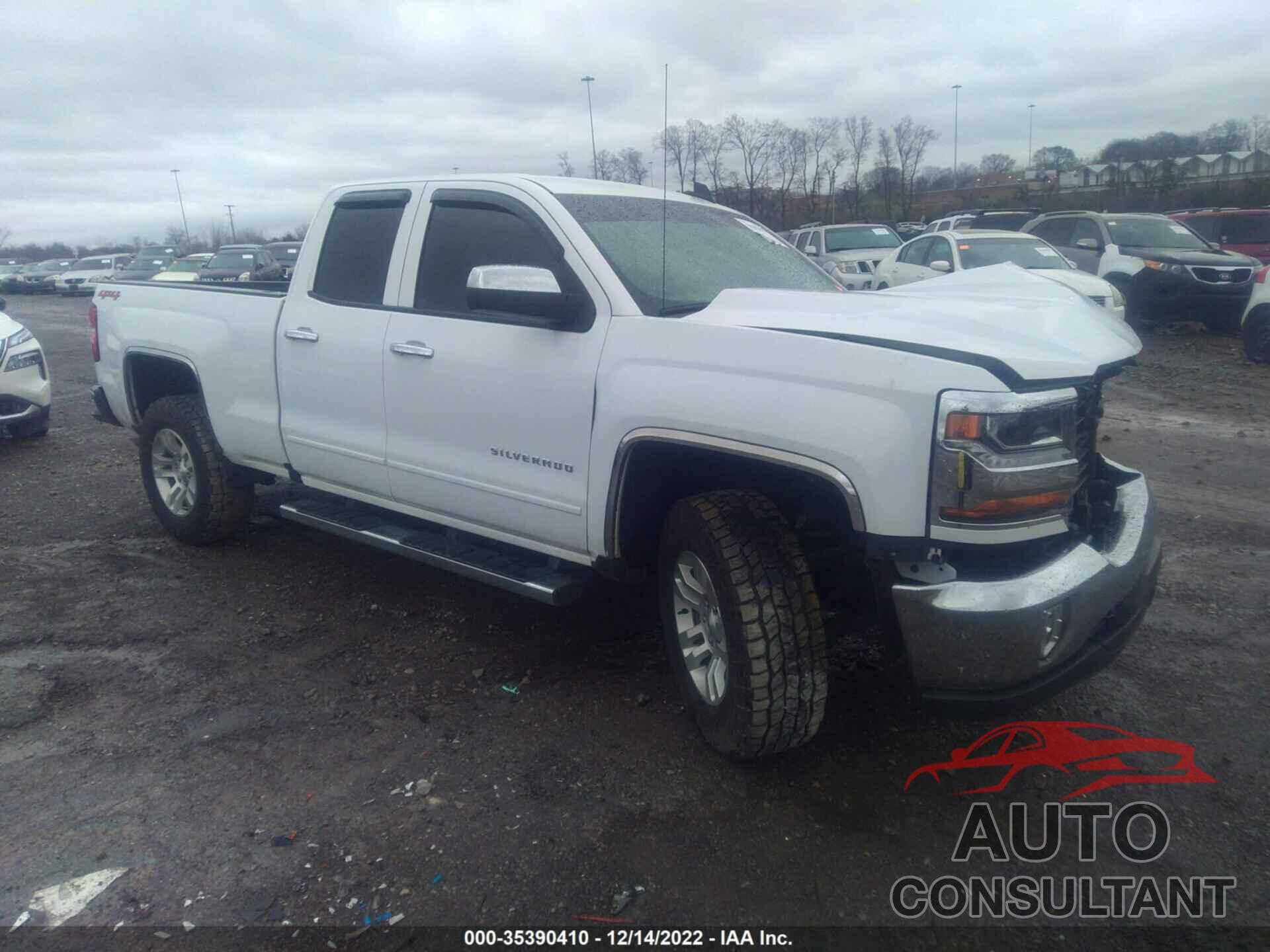 CHEVROLET SILVERADO 1500 2018 - 1GCVKREC0JZ357361