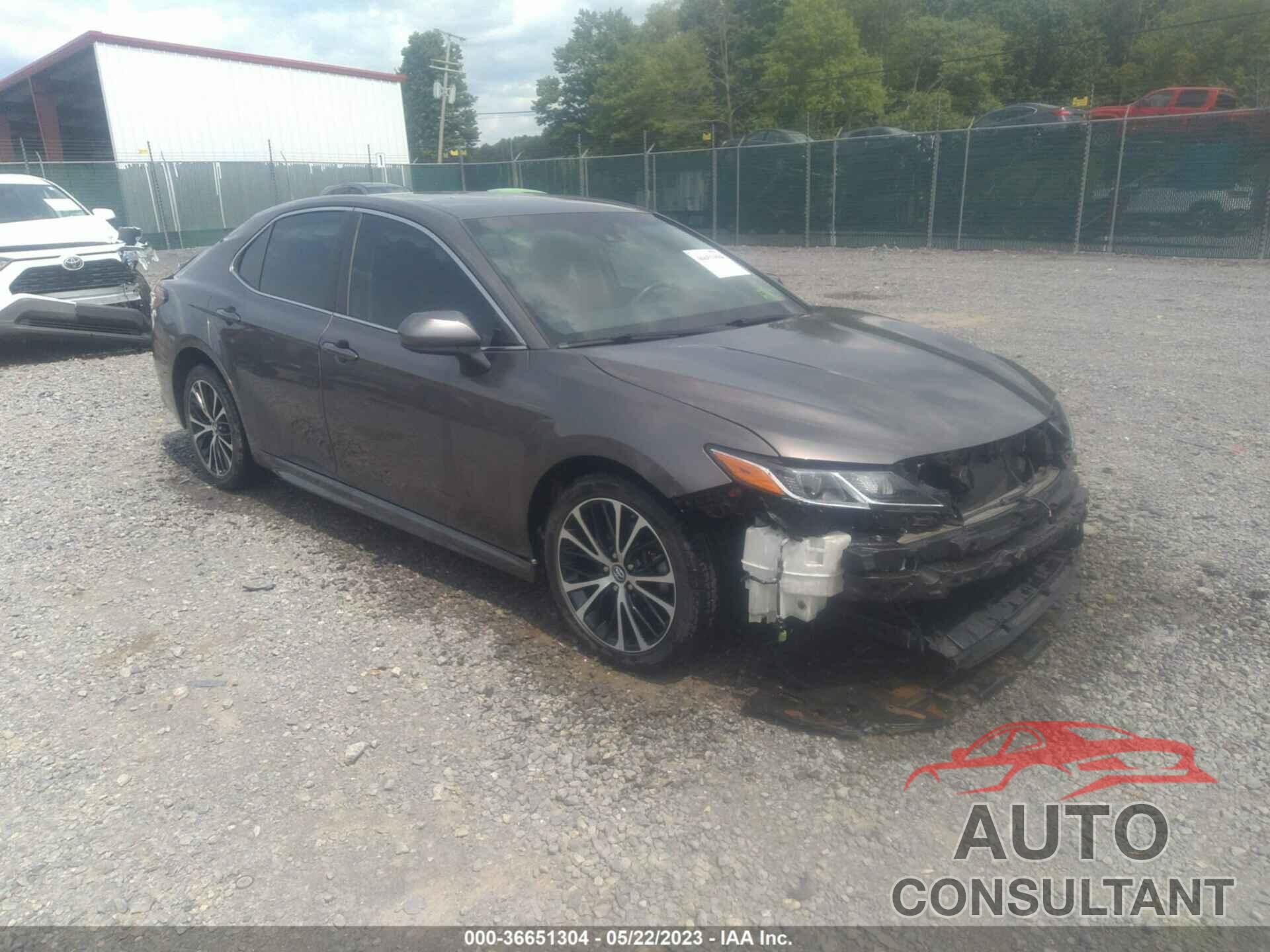 TOYOTA CAMRY 2018 - 4T1B11HK7JU020754