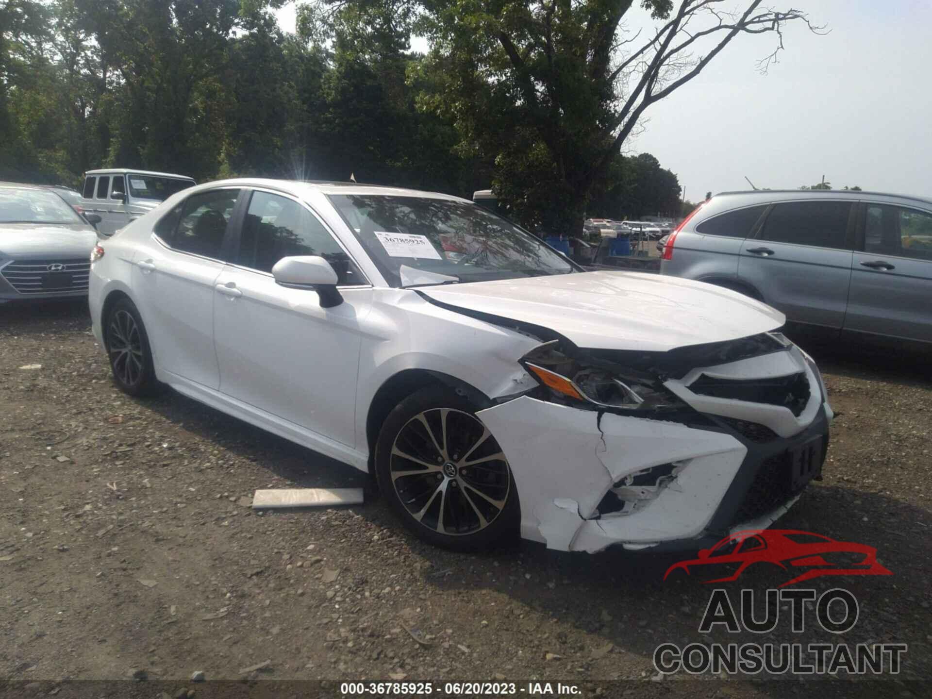 TOYOTA CAMRY 2018 - 4T1B11HK2JU634045