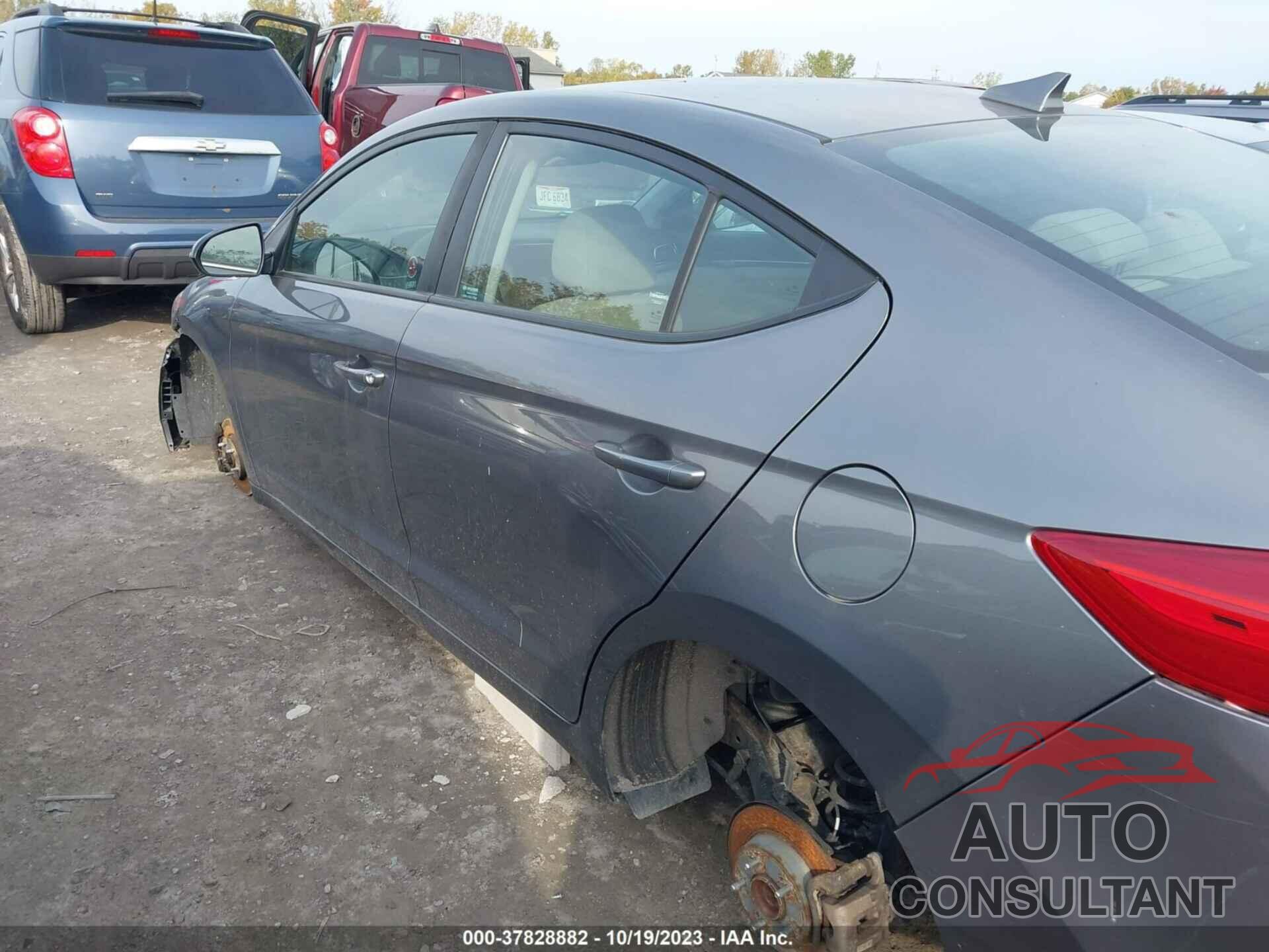 HYUNDAI ELANTRA 2018 - 5NPD84LF2JH356262