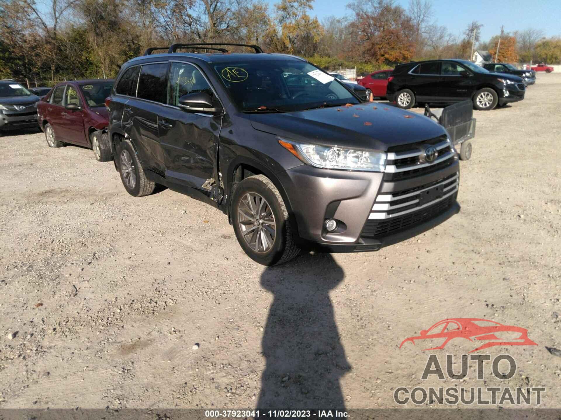 TOYOTA HIGHLANDER 2019 - 5TDJZRFH6KS589860