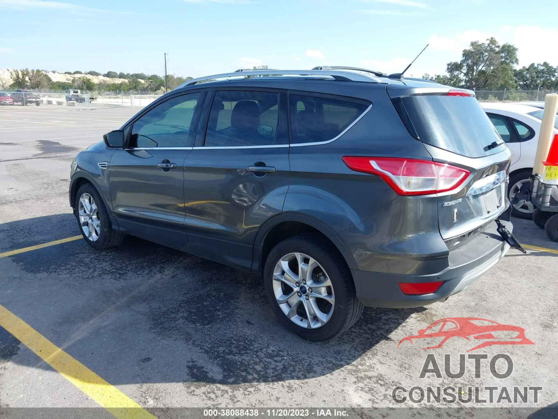 FORD ESCAPE 2016 - 1FMCU0J90GUB84353