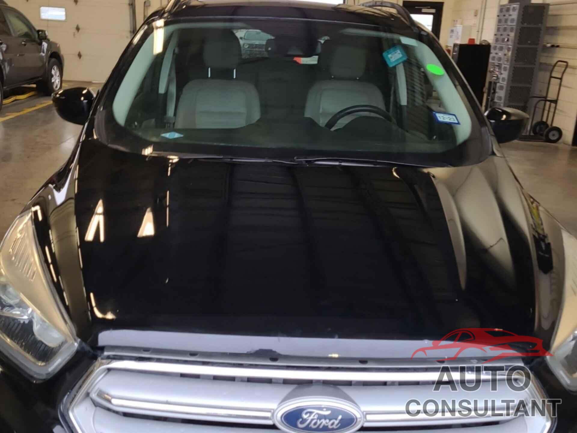 FORD ESCAPE 2018 - 1FMCU0HDXJUB17261