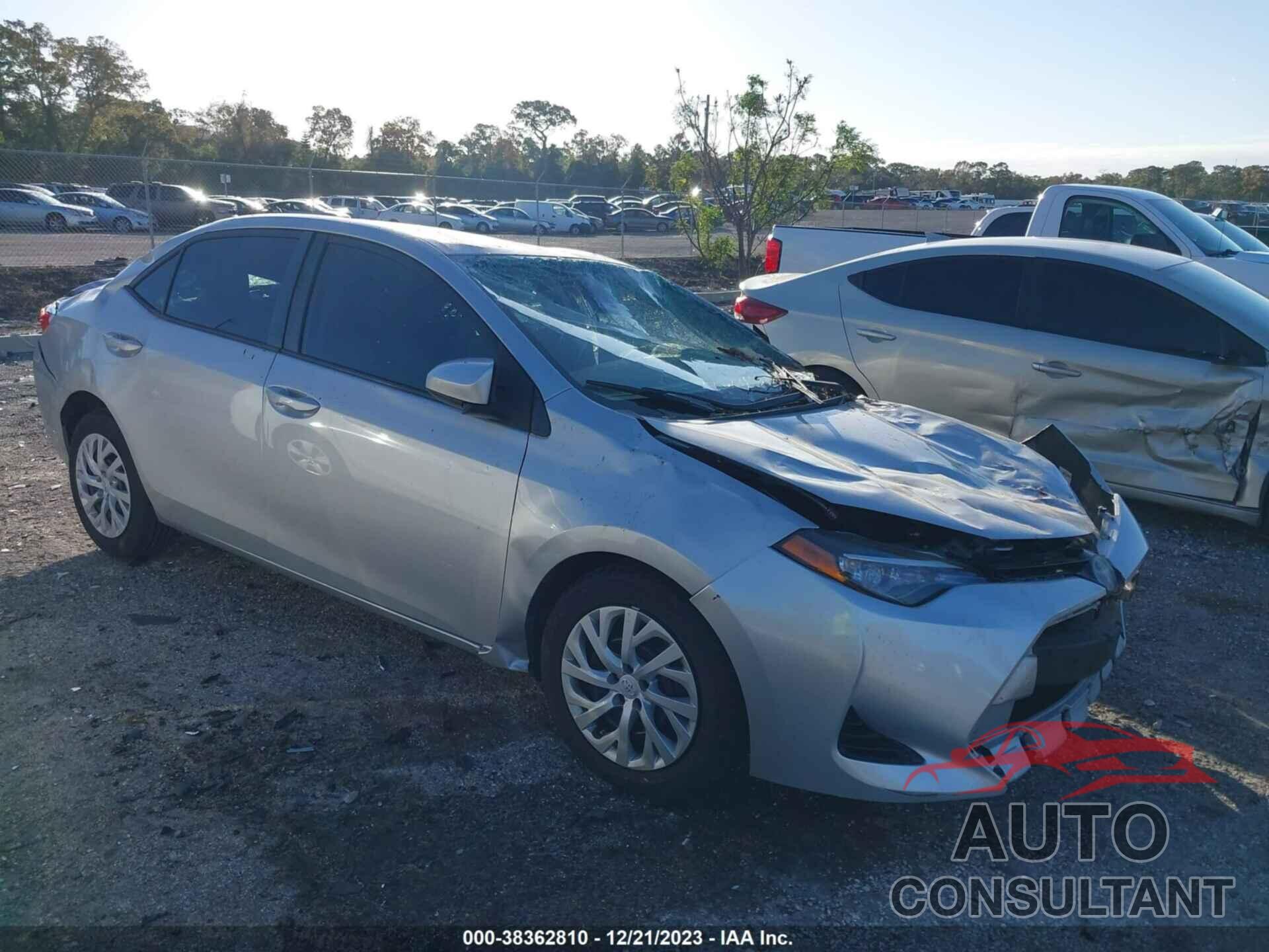 TOYOTA COROLLA 2018 - 5YFBURHEXJP781344