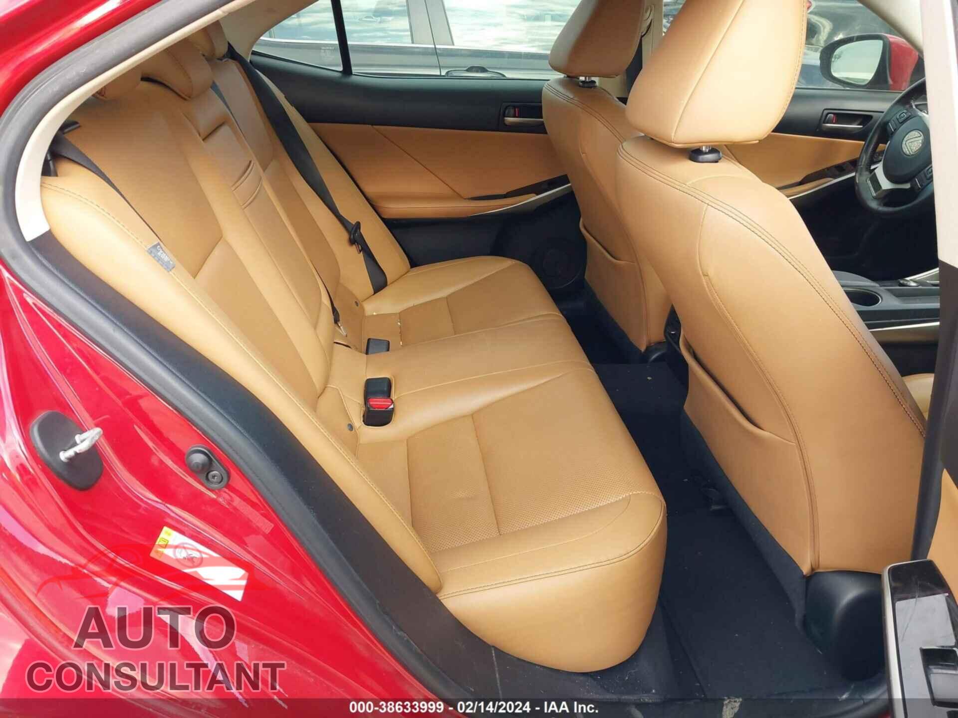 LEXUS IS 300 2018 - JTHBA1D23J5064334