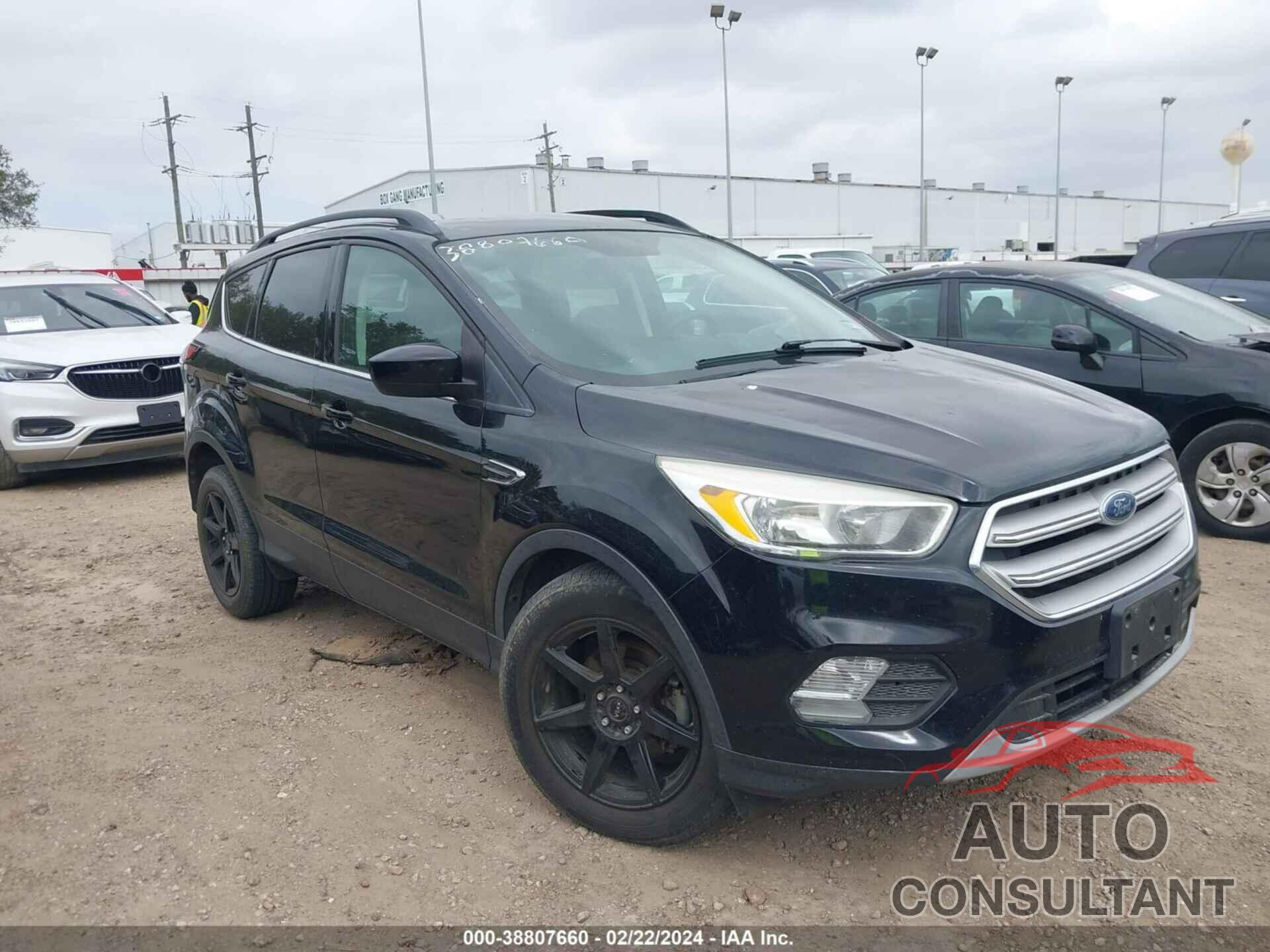 FORD ESCAPE 2018 - 1FMCU0GD6JUA39854