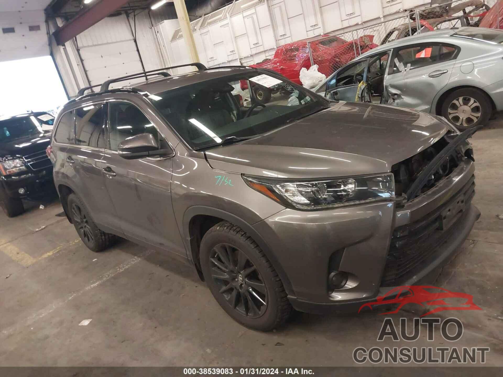 TOYOTA HIGHLANDER 2019 - 5TDJZRFH0KS598540