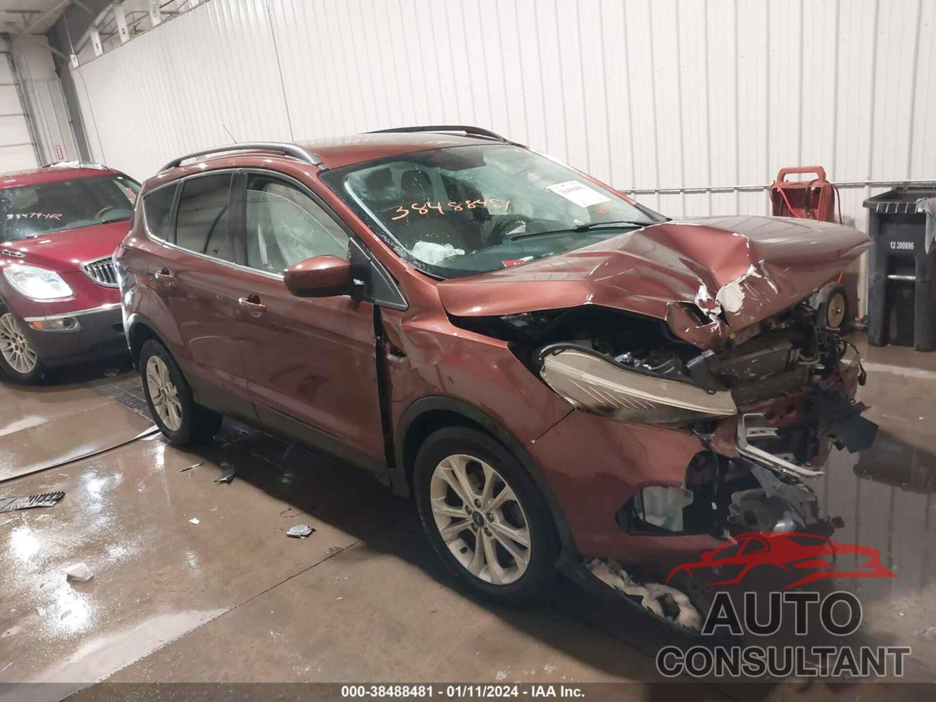 FORD ESCAPE 2018 - 1FMCU0GD8JUB46713