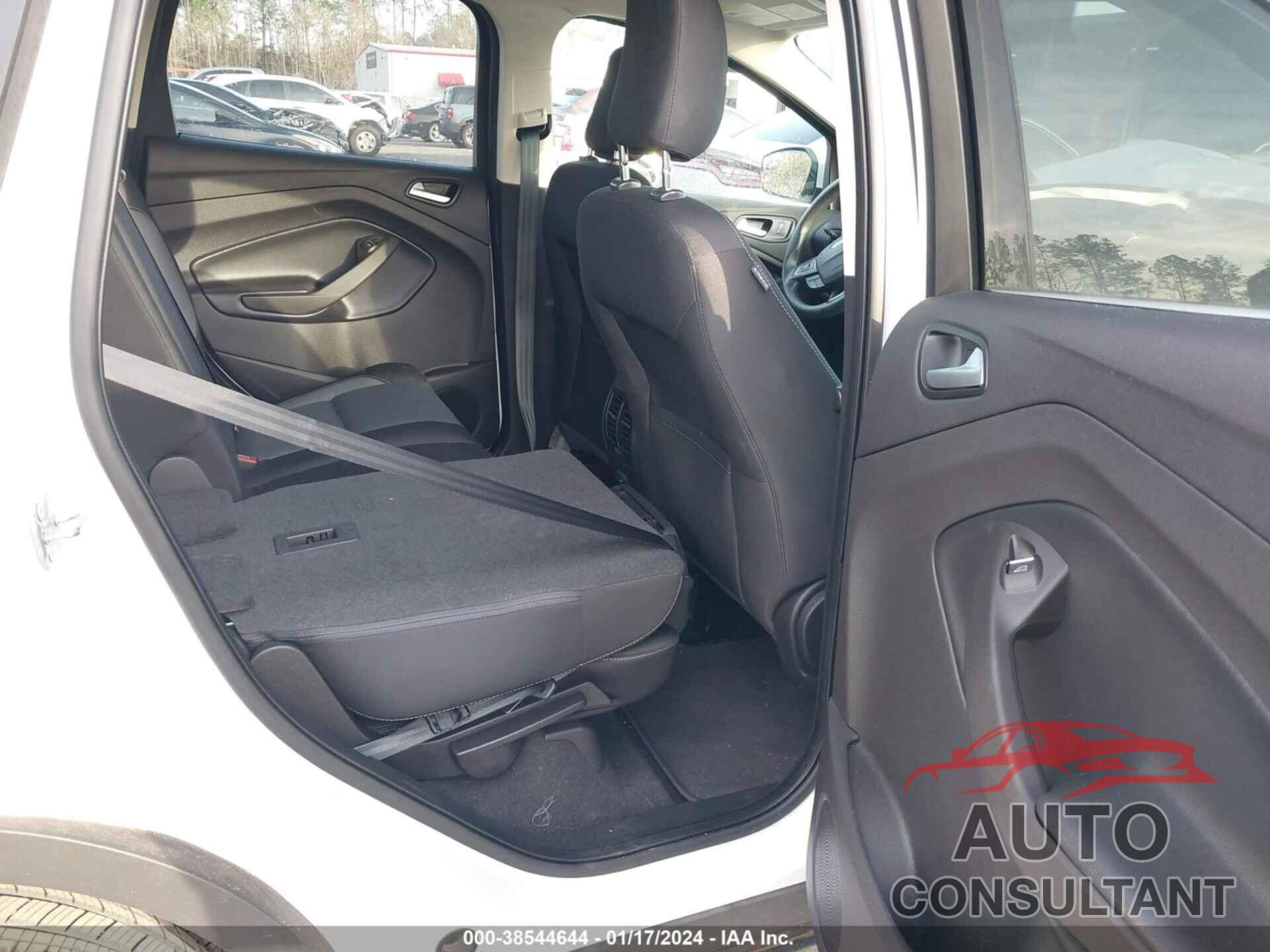 FORD ESCAPE 2019 - 1FMCU0GD7KUA30145