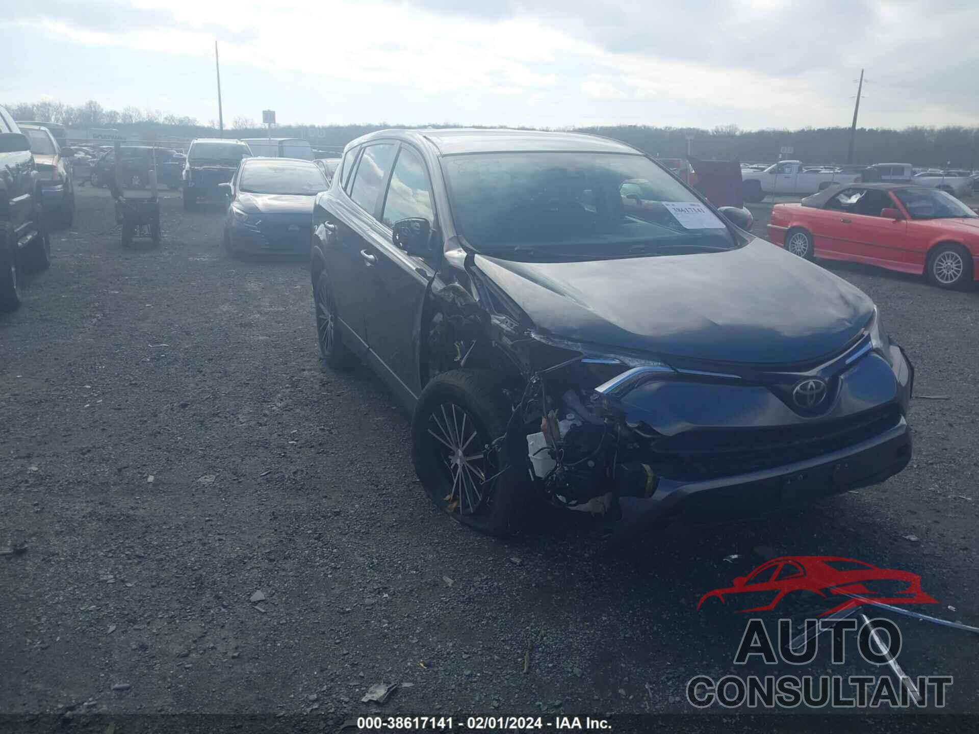 TOYOTA RAV4 2018 - JTMBFREV6JJ213854