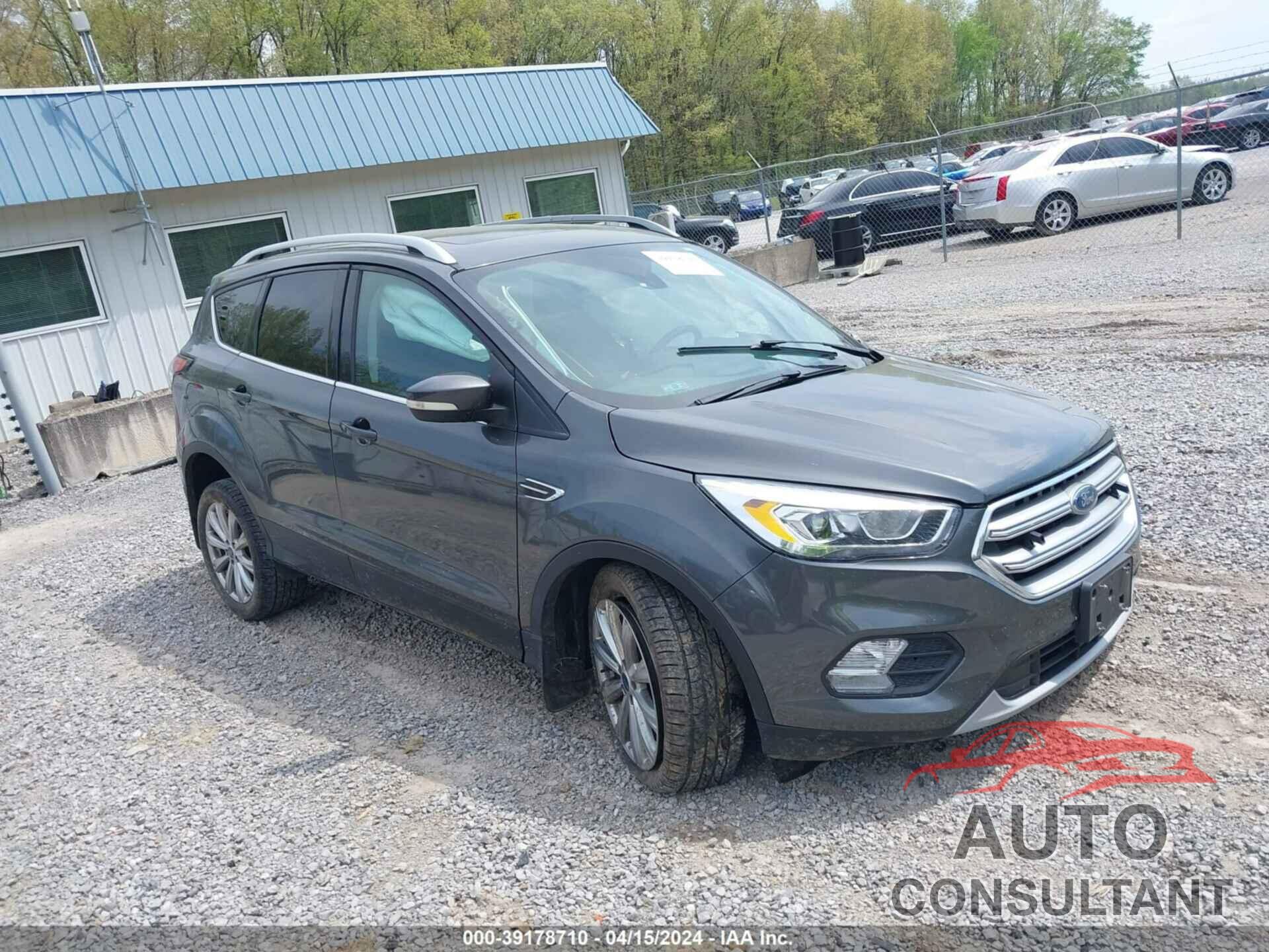 FORD ESCAPE 2017 - 1FMCU9J97HUC38477