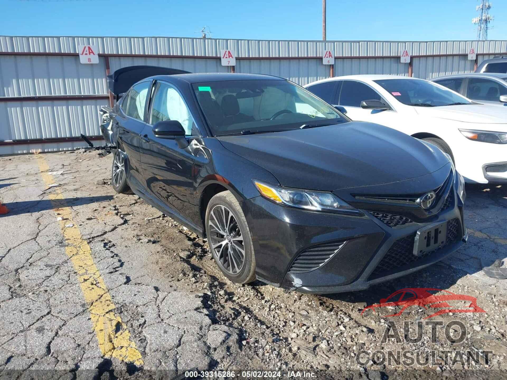 TOYOTA CAMRY 2018 - 4T1B11HK4JU600608