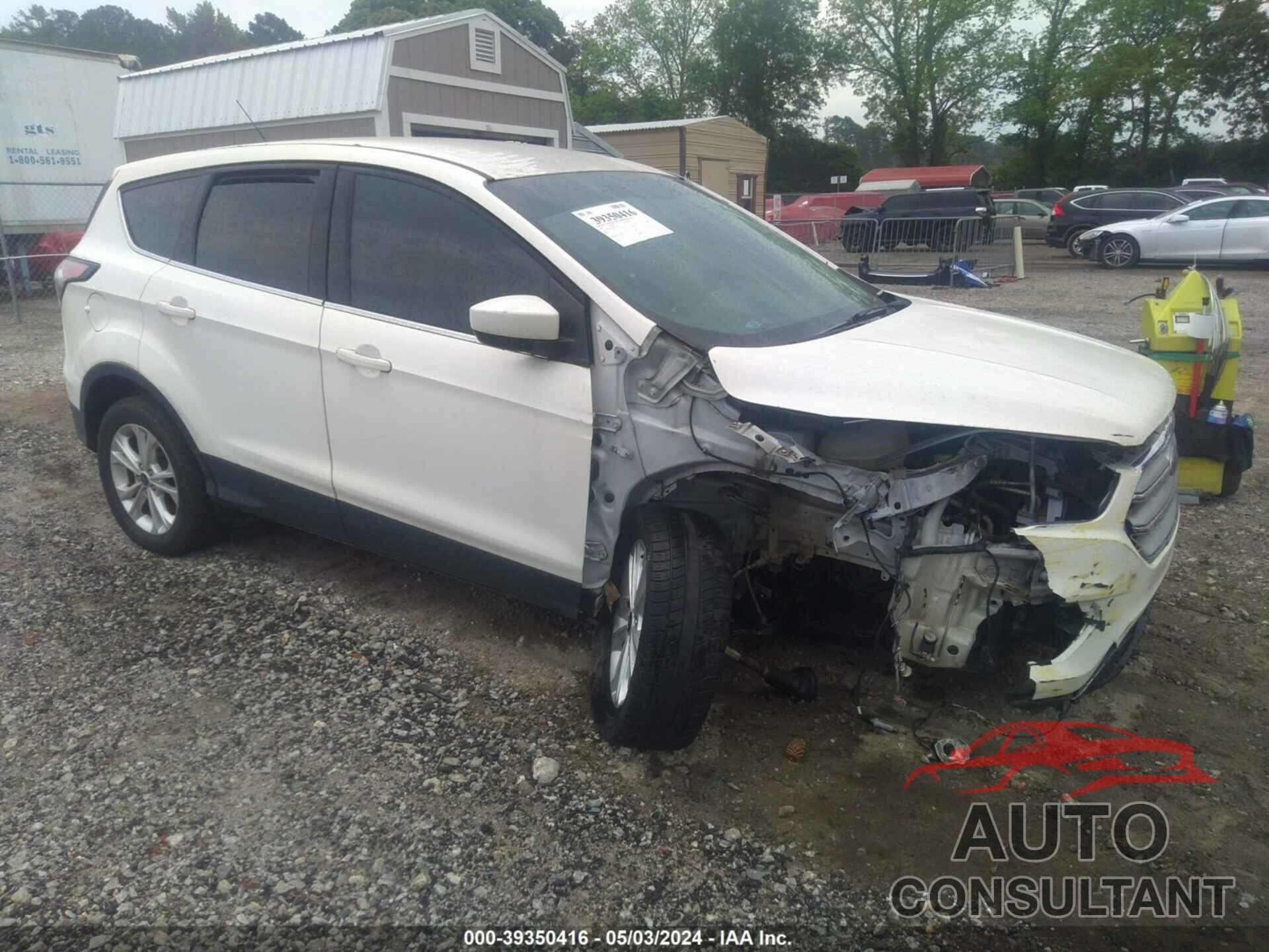 FORD ESCAPE 2017 - 1FMCU0GD7HUC42911