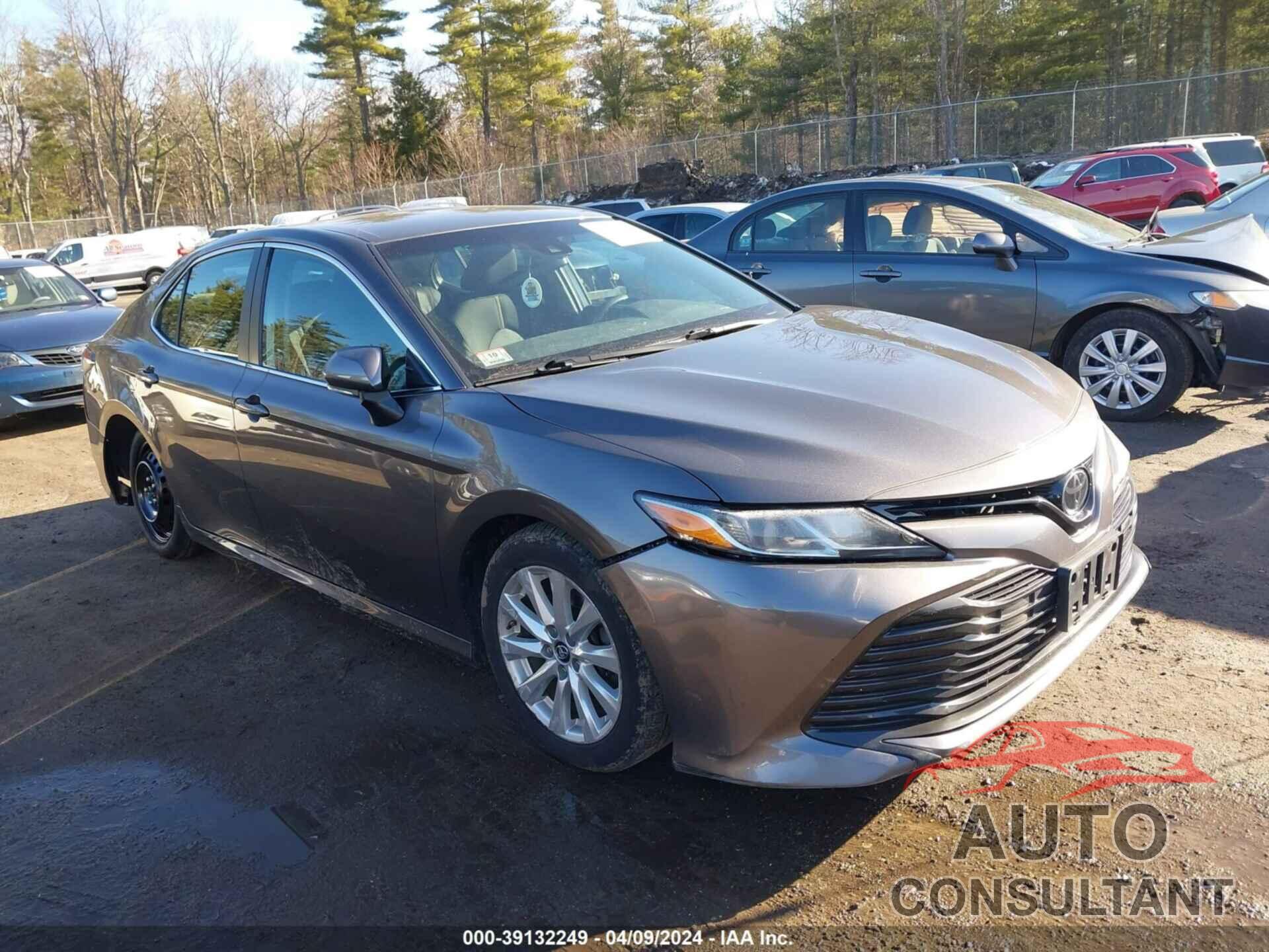 TOYOTA CAMRY 2018 - 4T1B11HK0JU534641
