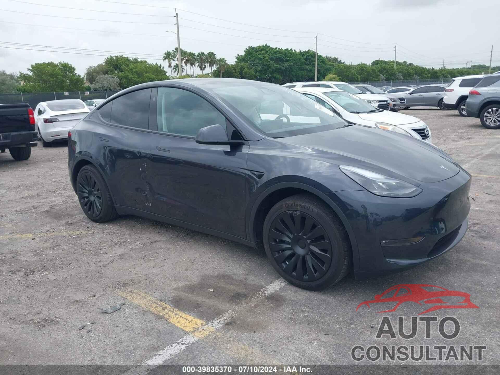 TESLA MODEL Y 2024 - 7SAYGDEE2RF985428