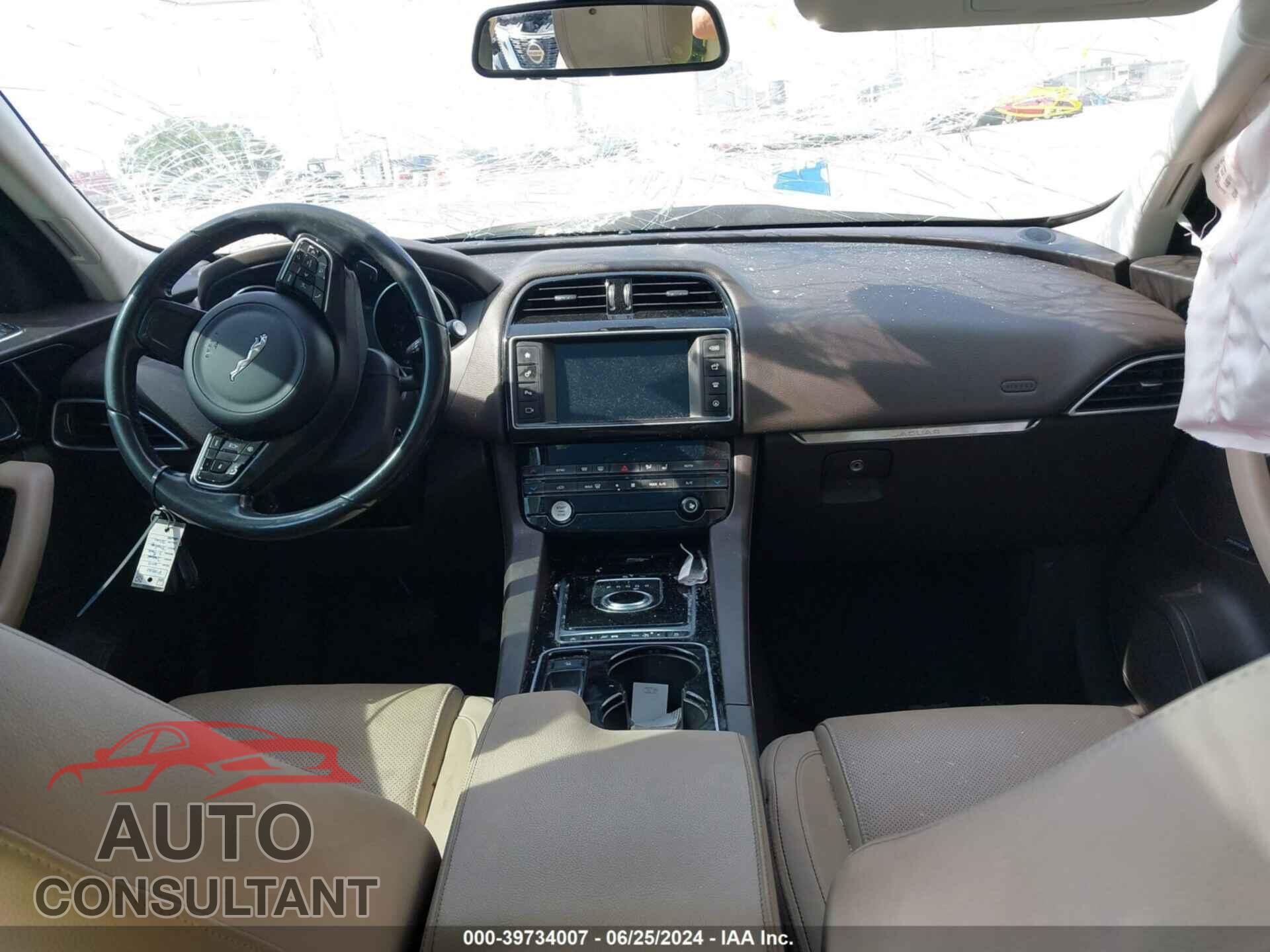 JAGUAR F-PACE 2017 - SADCK2BV3HA068685