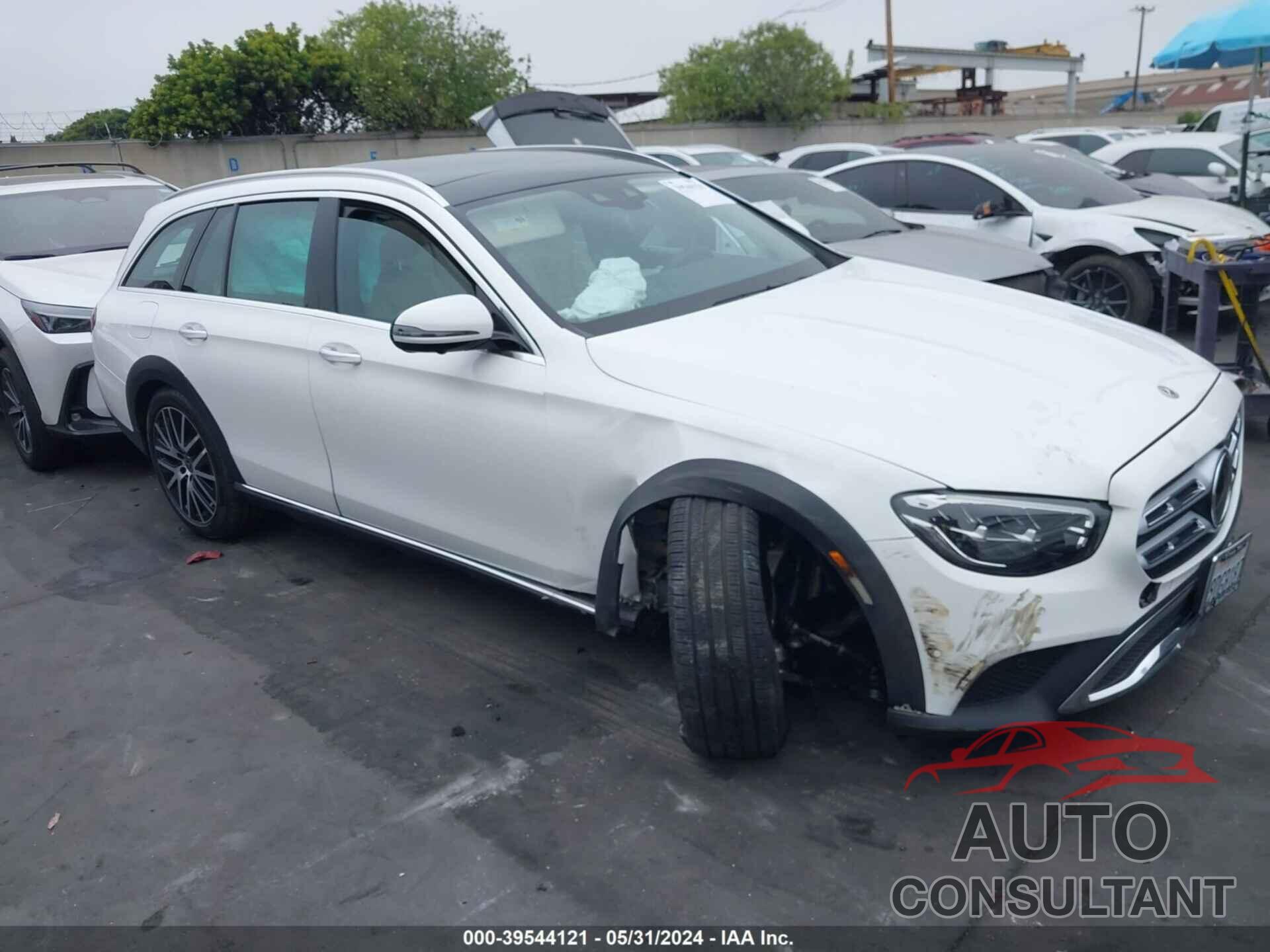 MERCEDES-BENZ E 450 2022 - W1KZH6AB6NB087892