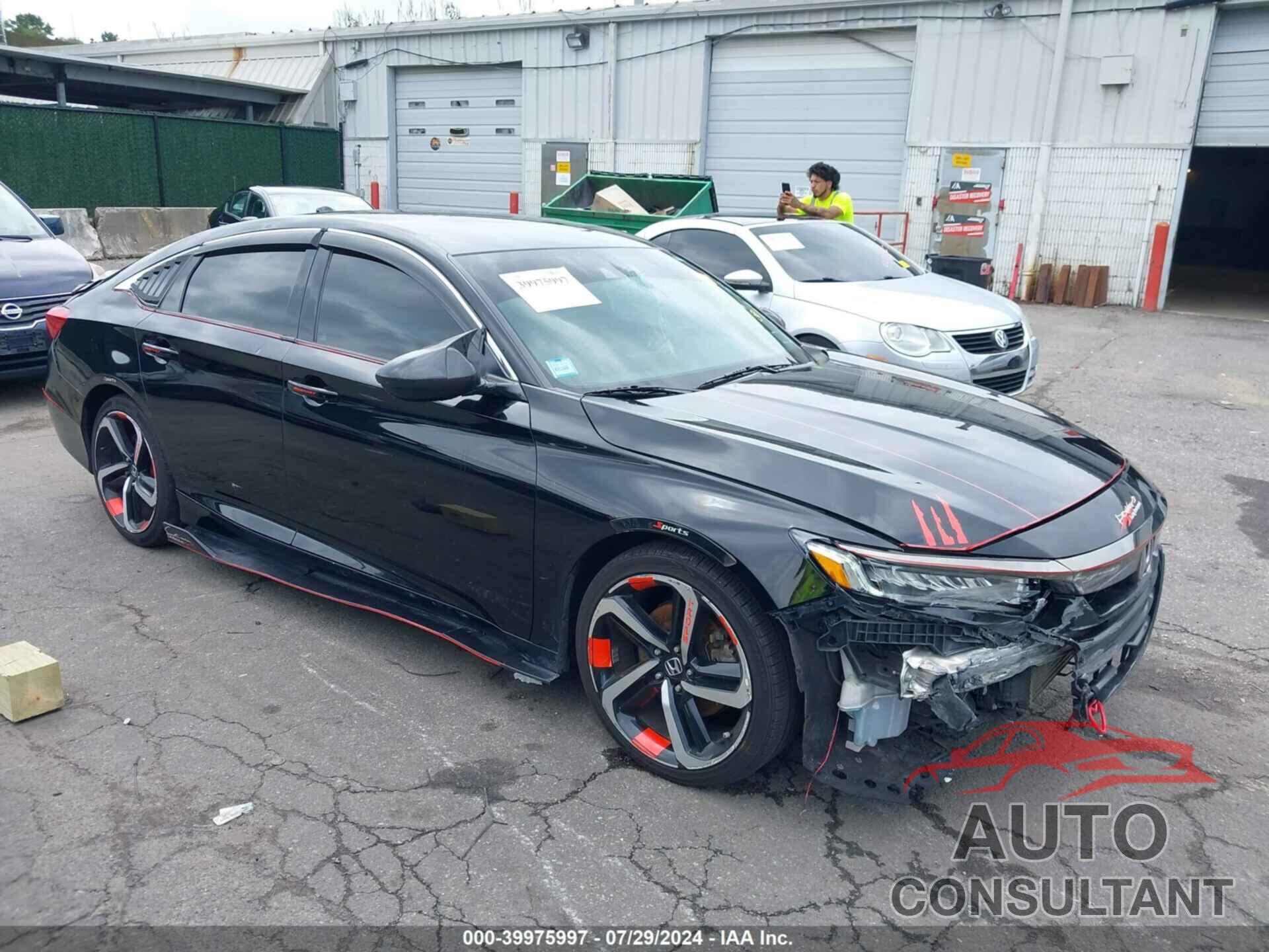 HONDA ACCORD 2018 - 1HGCV1F32JA133300