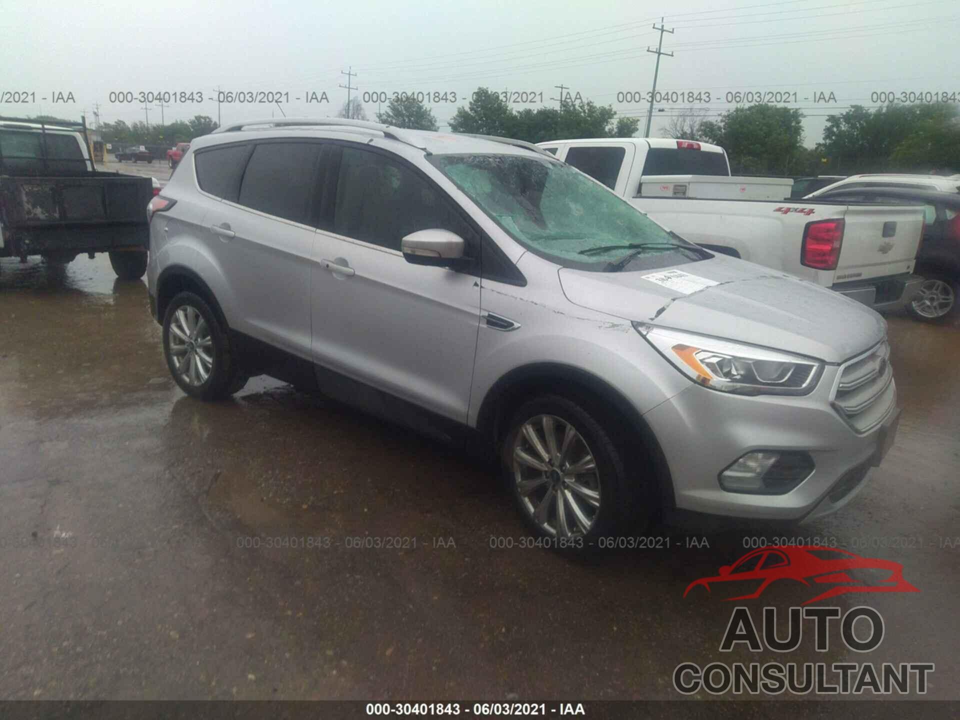 FORD ESCAPE 2017 - 1FMCU9J95HUA60939