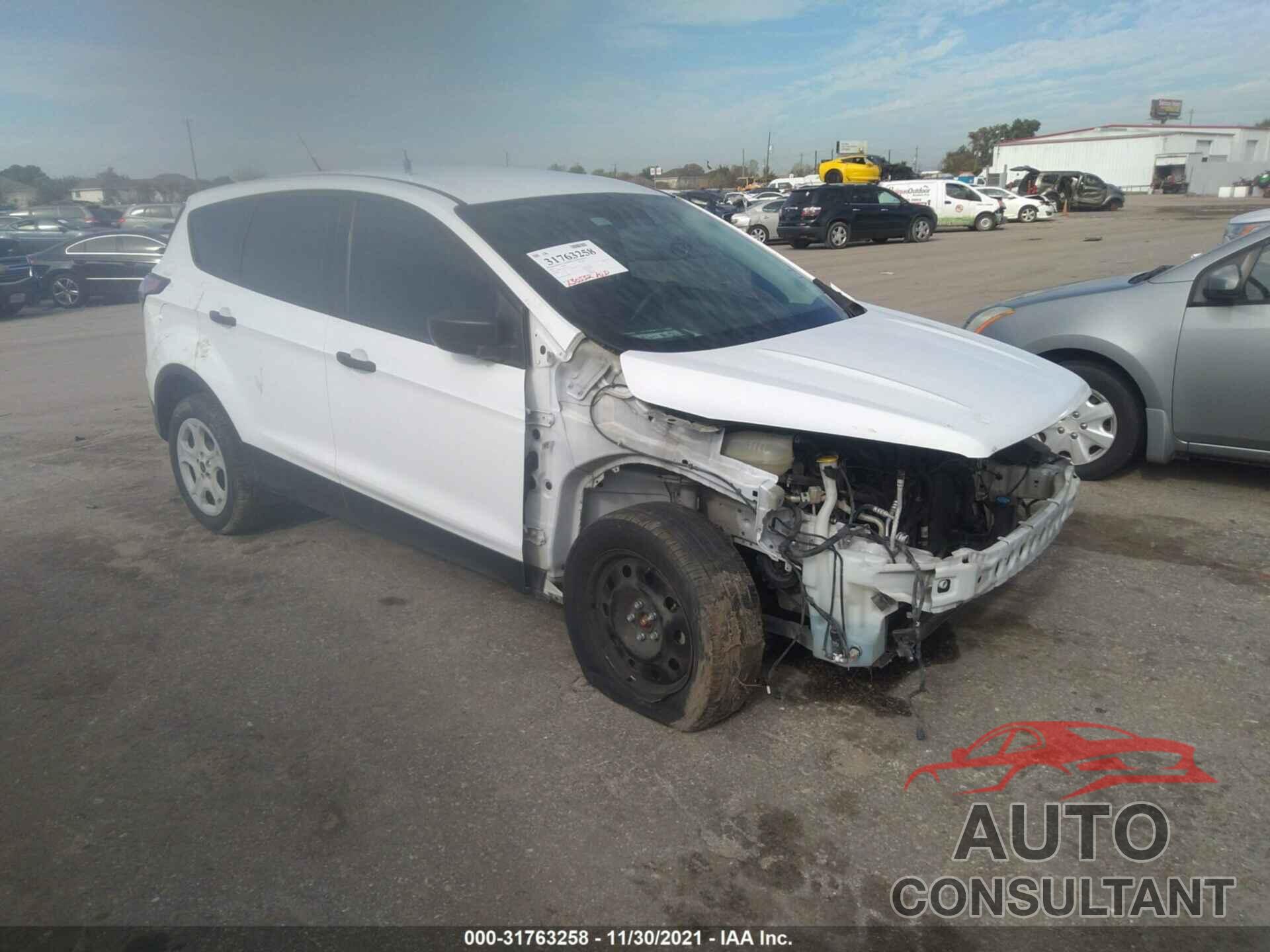 FORD ESCAPE 2017 - 1FMCU0F71HUC87161
