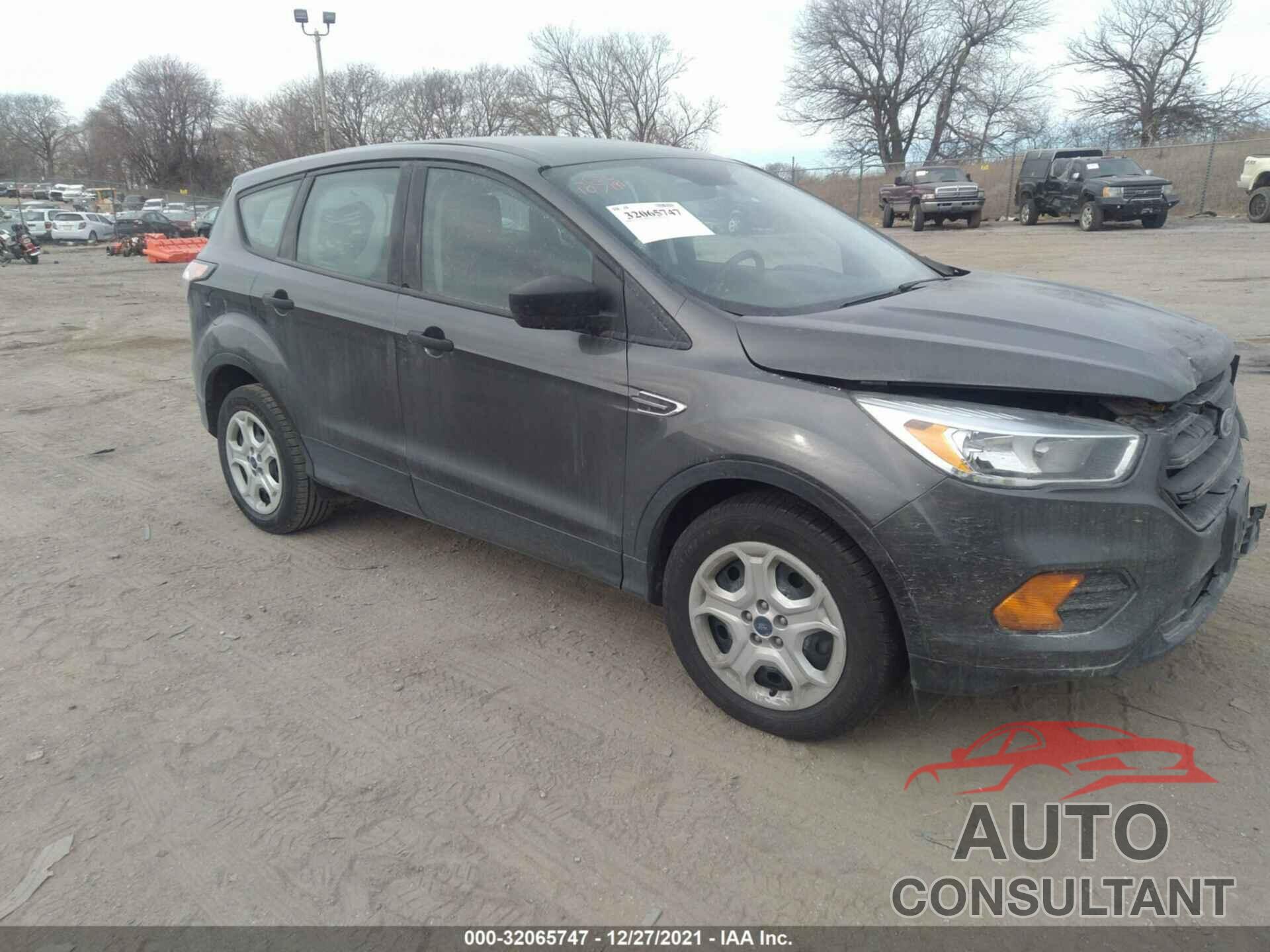 FORD ESCAPE 2017 - 1FMCU0F74HUB15514