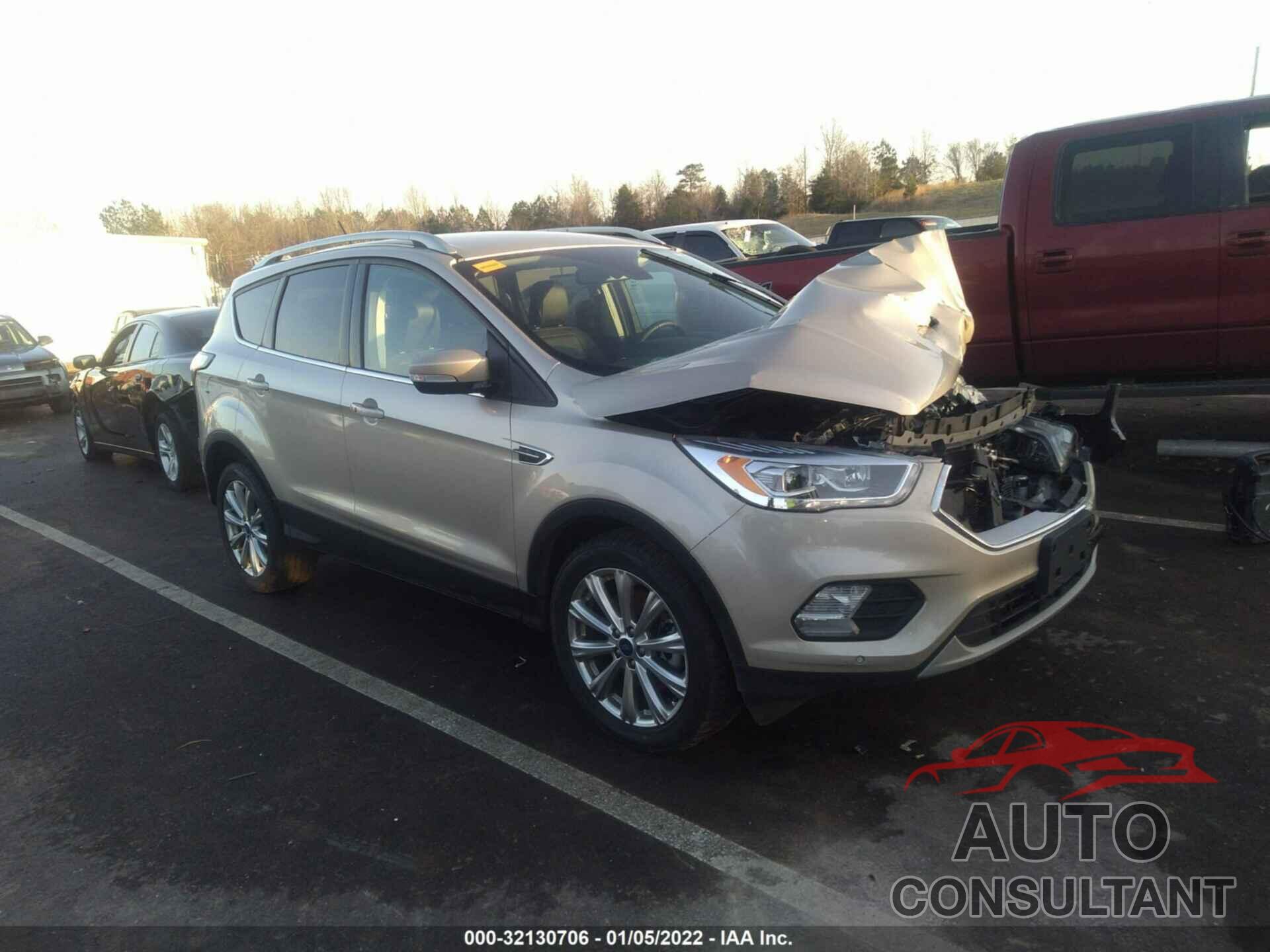 FORD ESCAPE 2018 - 1FMCU0J95JUA69240